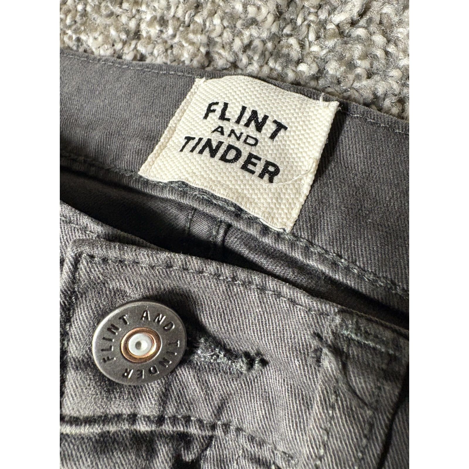 Flint And Tinder Flint and Tinder Pants Mens 31x30 Charcoal Gray Tapered Chinos Size US 31 - 3 Thumbnail