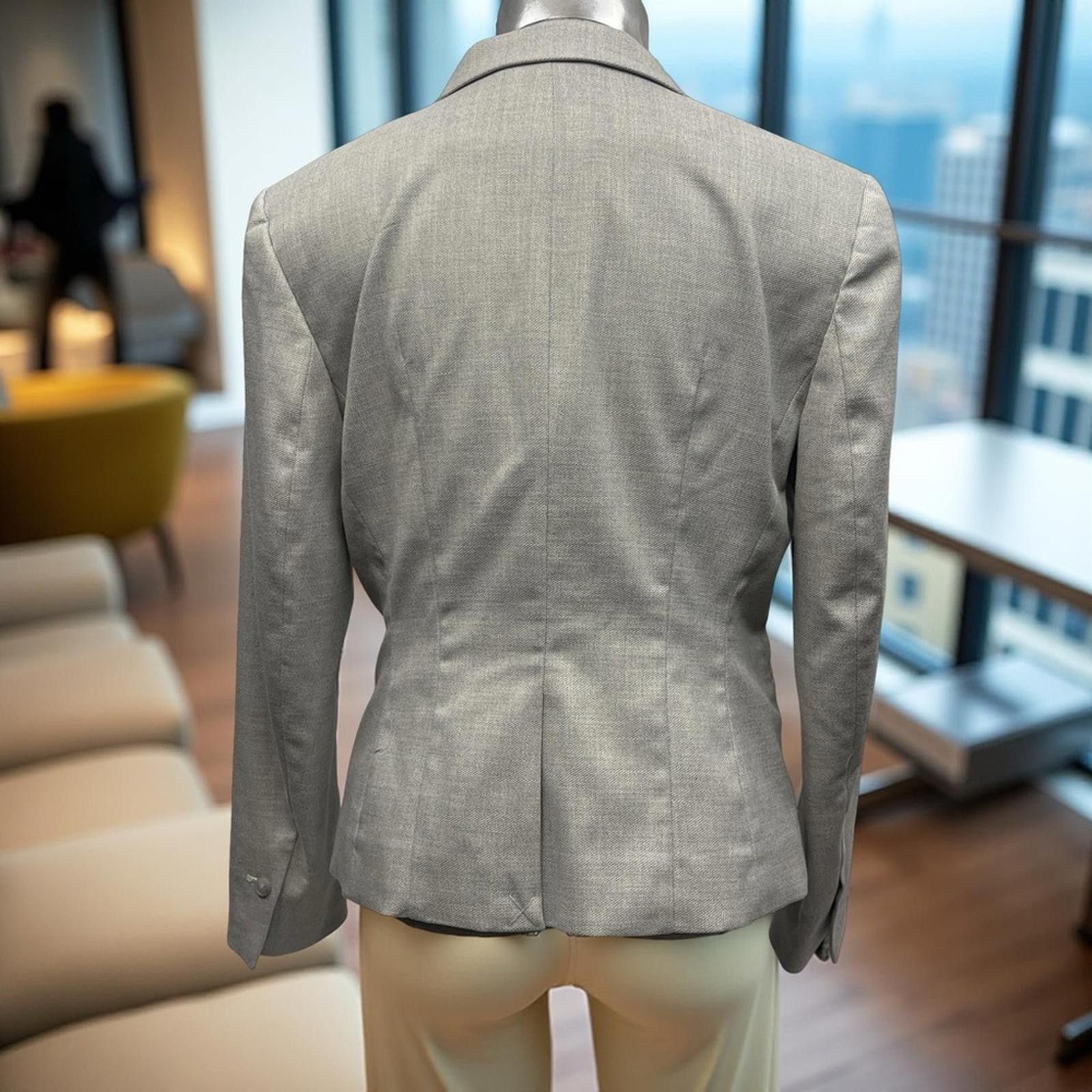 H&M Classic Gray H&M Woman's Blazer - size 8P Size M / US 6-8 / IT 42-44 - 2 Thumbnail