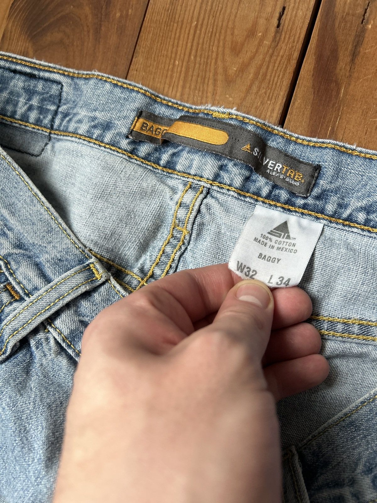Levi's × Vintage Vintage 90s Y2K Levi’s Silver Tab Baggy Painted Blue Jeans Size US 32 / EU 48 - 2 Thumbnail