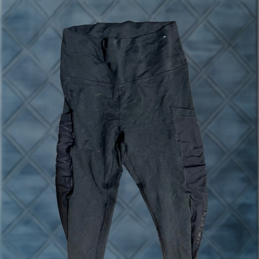 Fabletics Fabletics Powerhold High Waisted Leggings Size XS Black Women’s Size 26" / US 2 / IT 38 - 1 Thumbnail