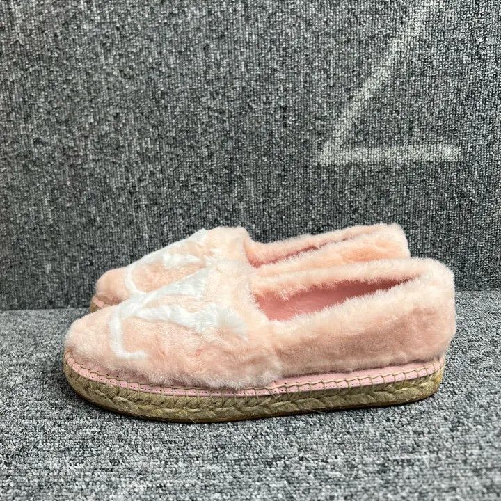 Louis Vuitton Stylish Pink Furry Slippers for Women 0079