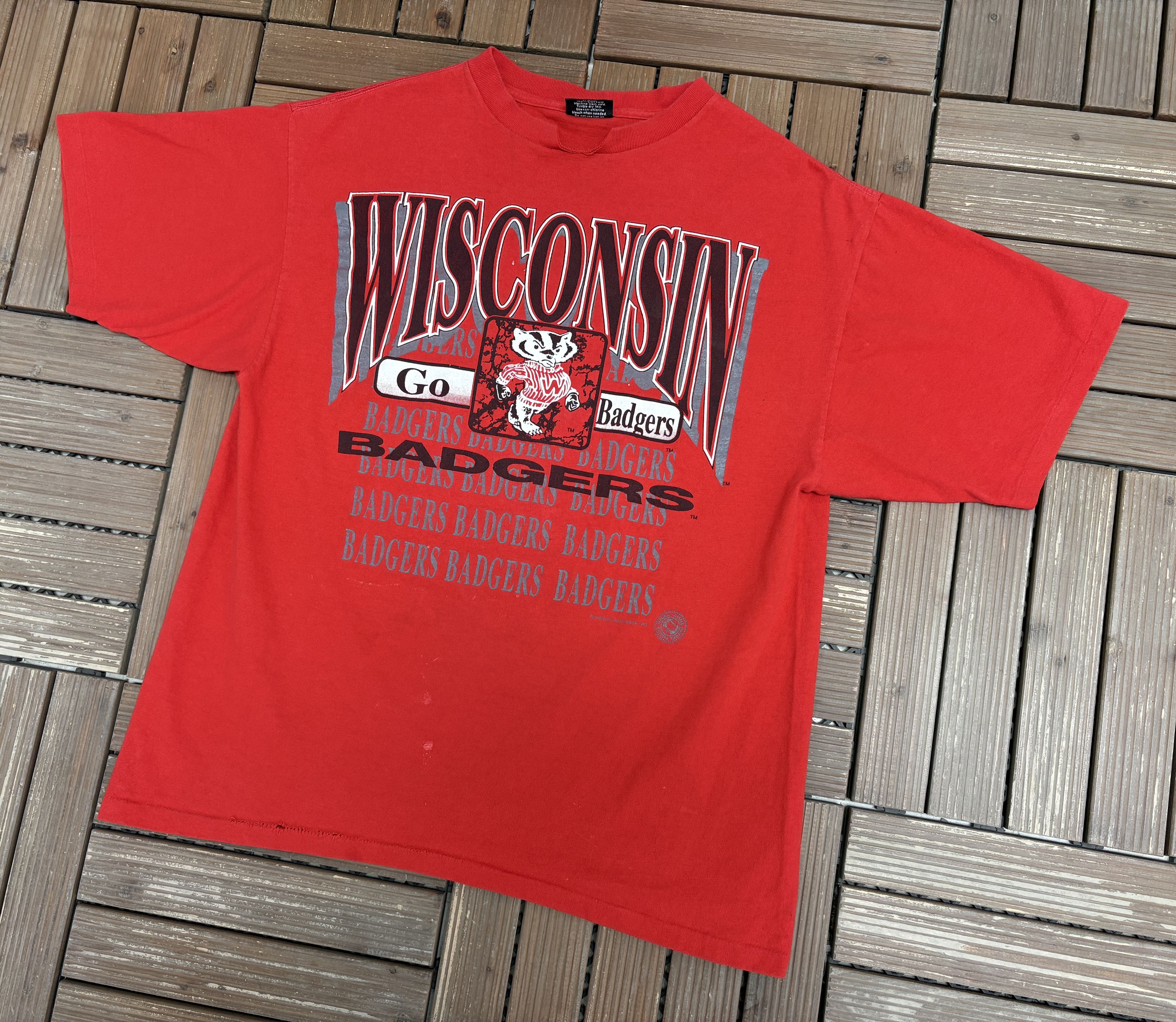 Vintage Wisconsin Badgers Vintage Red T-Shirt Tee Size US L / EU 52-54 / 3 - 4 Thumbnail