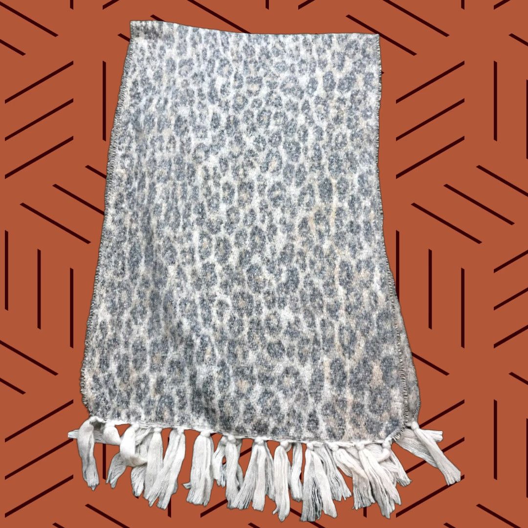 Madison MADISON 88 SCARF Animal Print 24" by 76" & 5" Fringe Super Soft & Comfy Brown & Gray Women Rectangle Scarf X2 Pre-owned Size ONE SIZE - 1 Thumbnail