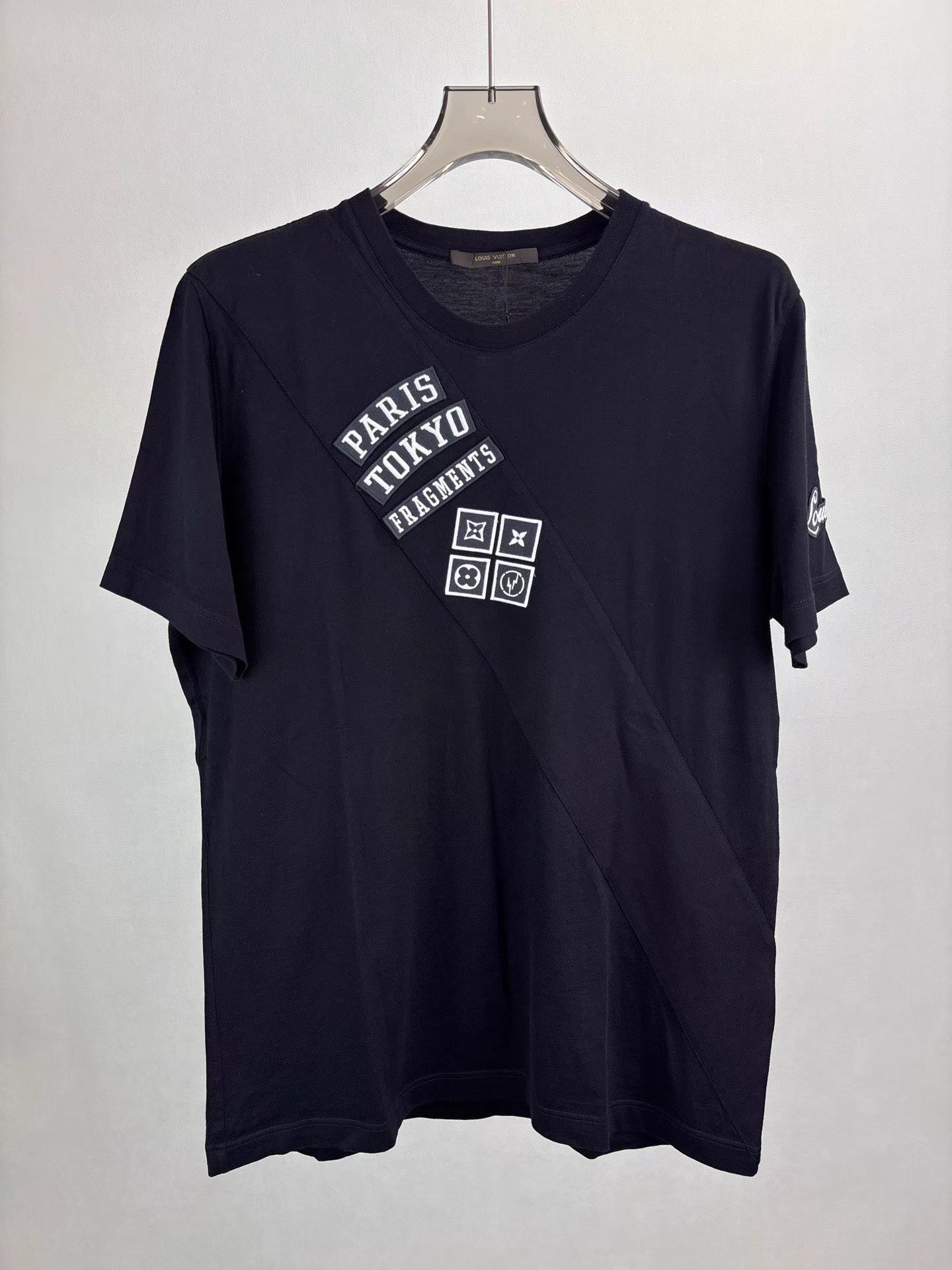 Louis Vuitton LV Fragment Design Co-branded Short Sleeve K1 Size US XL / EU 56 / 4 - 1 Thumbnail