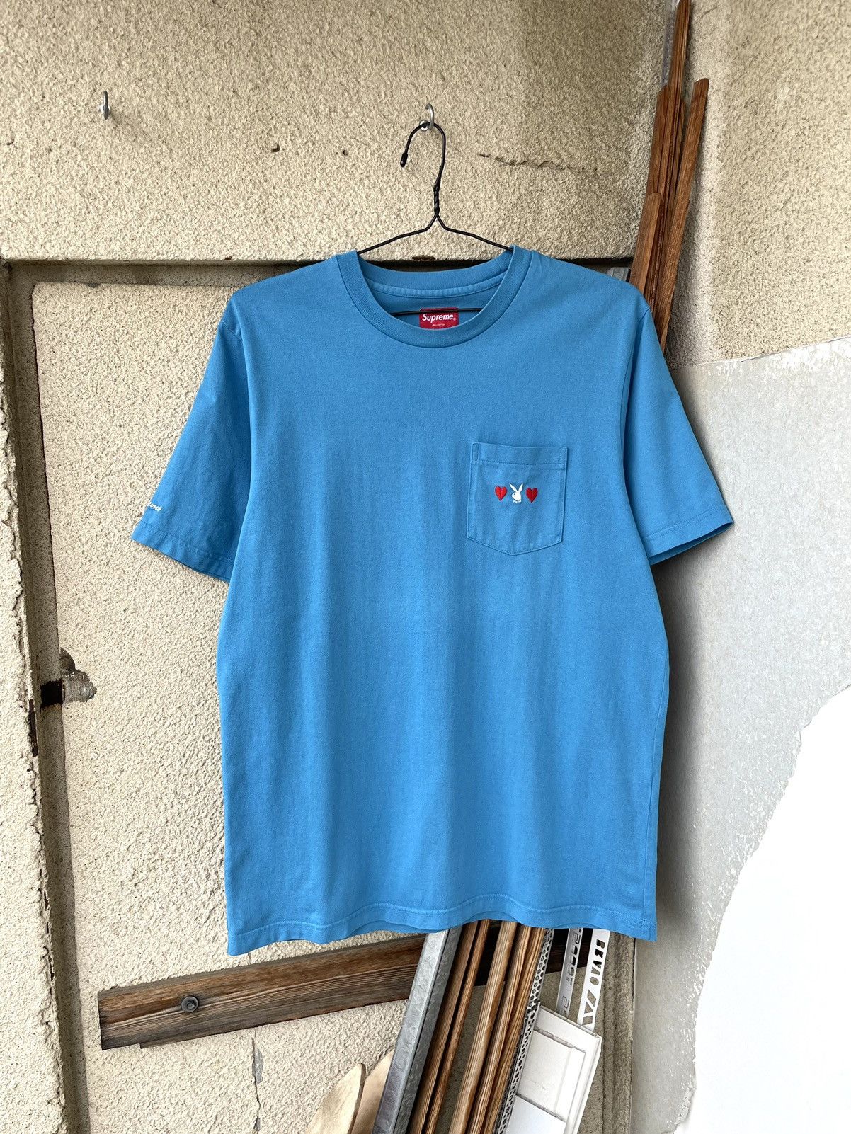 Playboy × Supreme Supreme Playboy FW18 Embroidered Logo Pocket T-Shirt Size US M / EU 48-50 / 2 - 2 Thumbnail