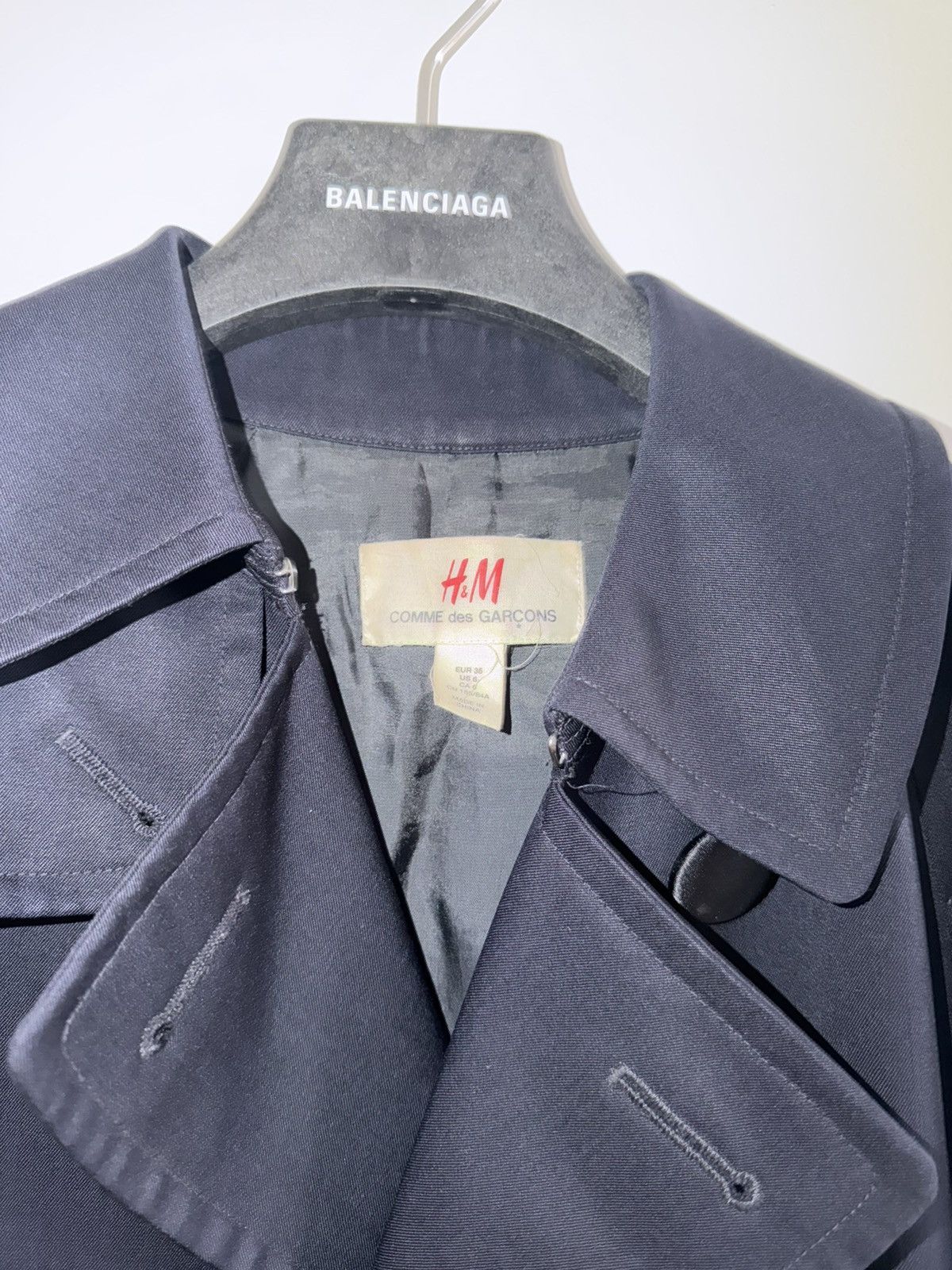 Comme des Garcons × H&M H&M X CDG COMME DES GARCONS TRENCH COST NAVY Size S / US 4 / IT 40 - 3 Thumbnail