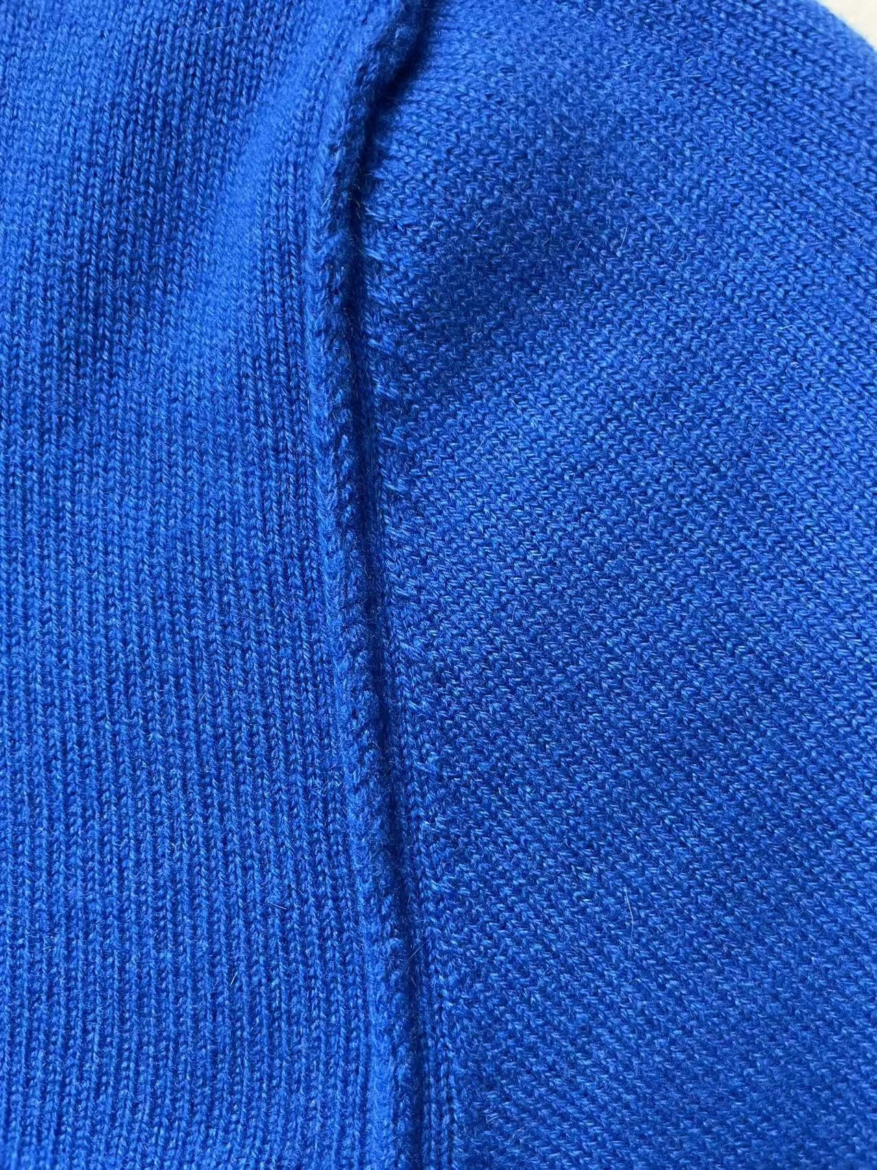 Louis Vuitton Louis Vuitton Blue LV Cuffs Cashmere Crewneck Size XS / US 0-2 / IT 36-38 - 6 Thumbnail