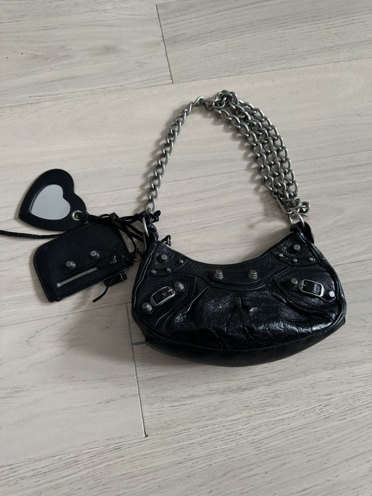 Balenciaga Balenciaga Le Cagole Xs Shoulder Bag in Black Size ONE SIZE - 1 Thumbnail