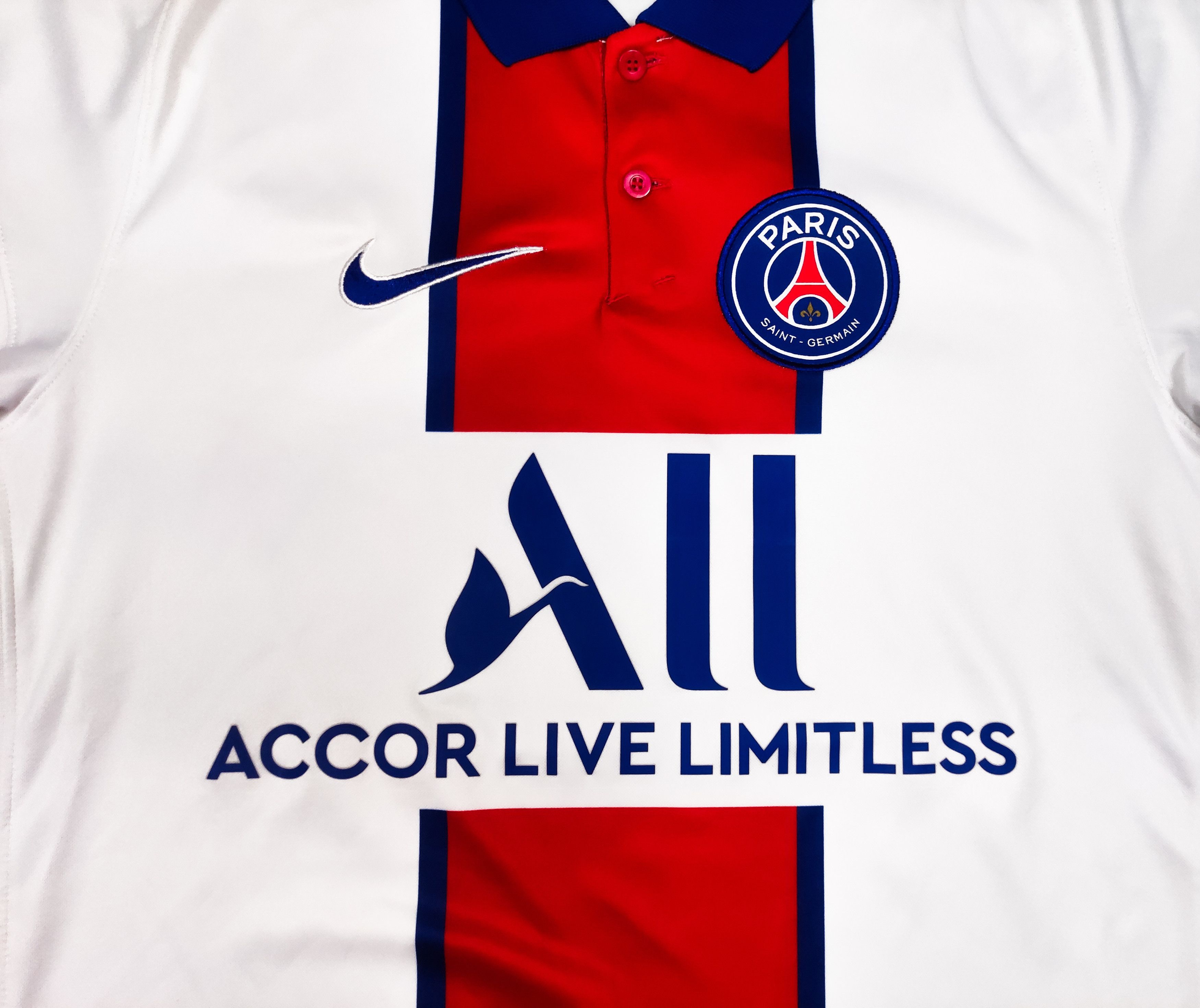 Nike Paris Saint-Germain 2020 2021 Nike Away Shirt PSG Size US S / EU 44-46 / 1 - 6 Thumbnail