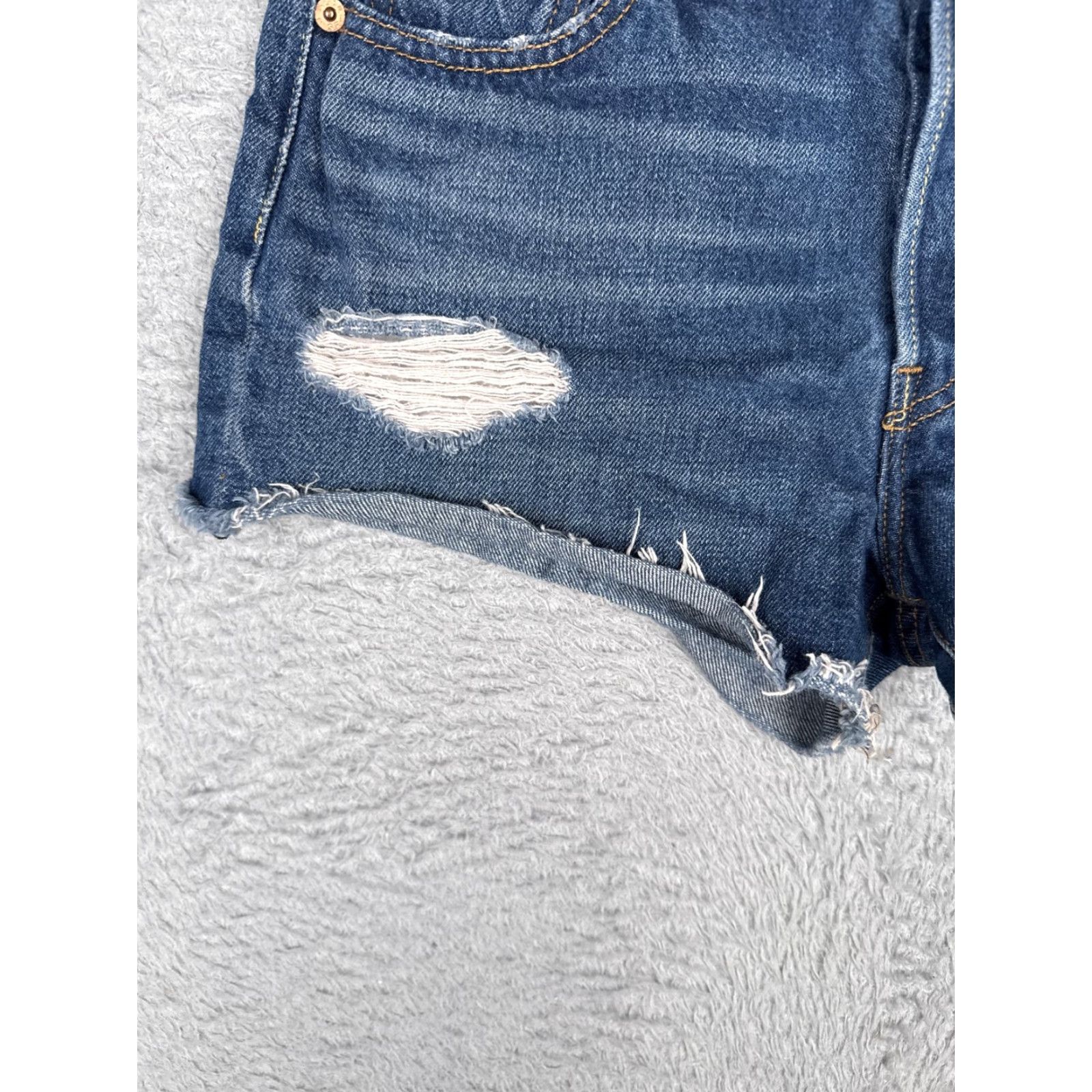 Levi's VINTAGE Levis 501 Shorts Womens 25x2 Blue Denim Button Fly Cutoff Distressed High Rise Casual 5-Pocket Womens Size 42" / US 20 - 3 Thumbnail