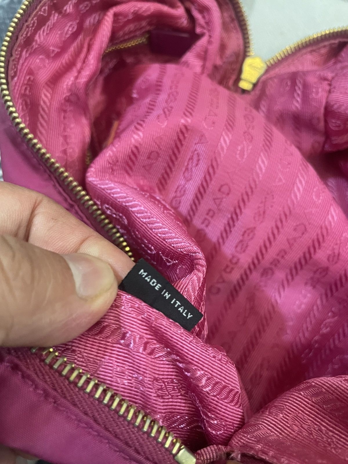 Prada Authentic PRADA tessuto nylon cosmetic bag Size ONE SIZE - 4 Thumbnail
