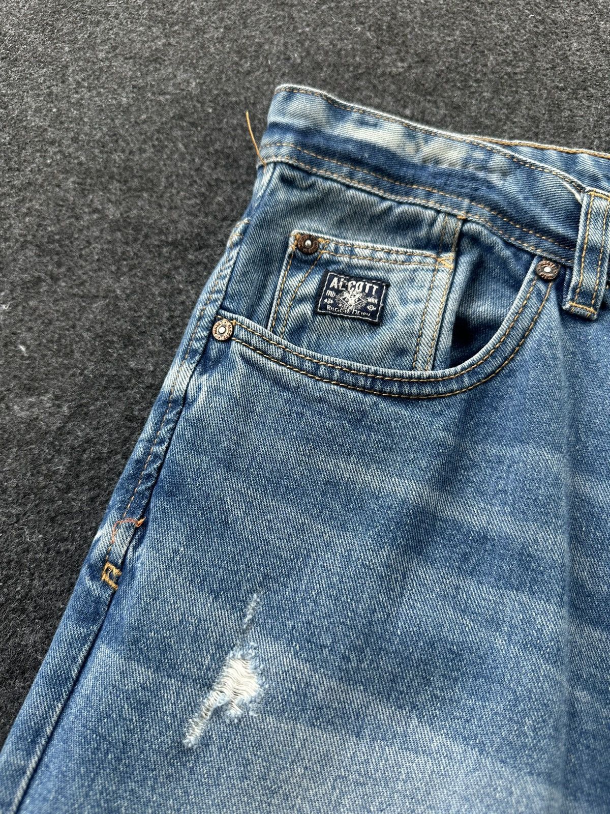 Japanese Brand Alcott Rugged Denim Distressed Washed Denim D105 Size US 34 / EU 50 - 10 Thumbnail