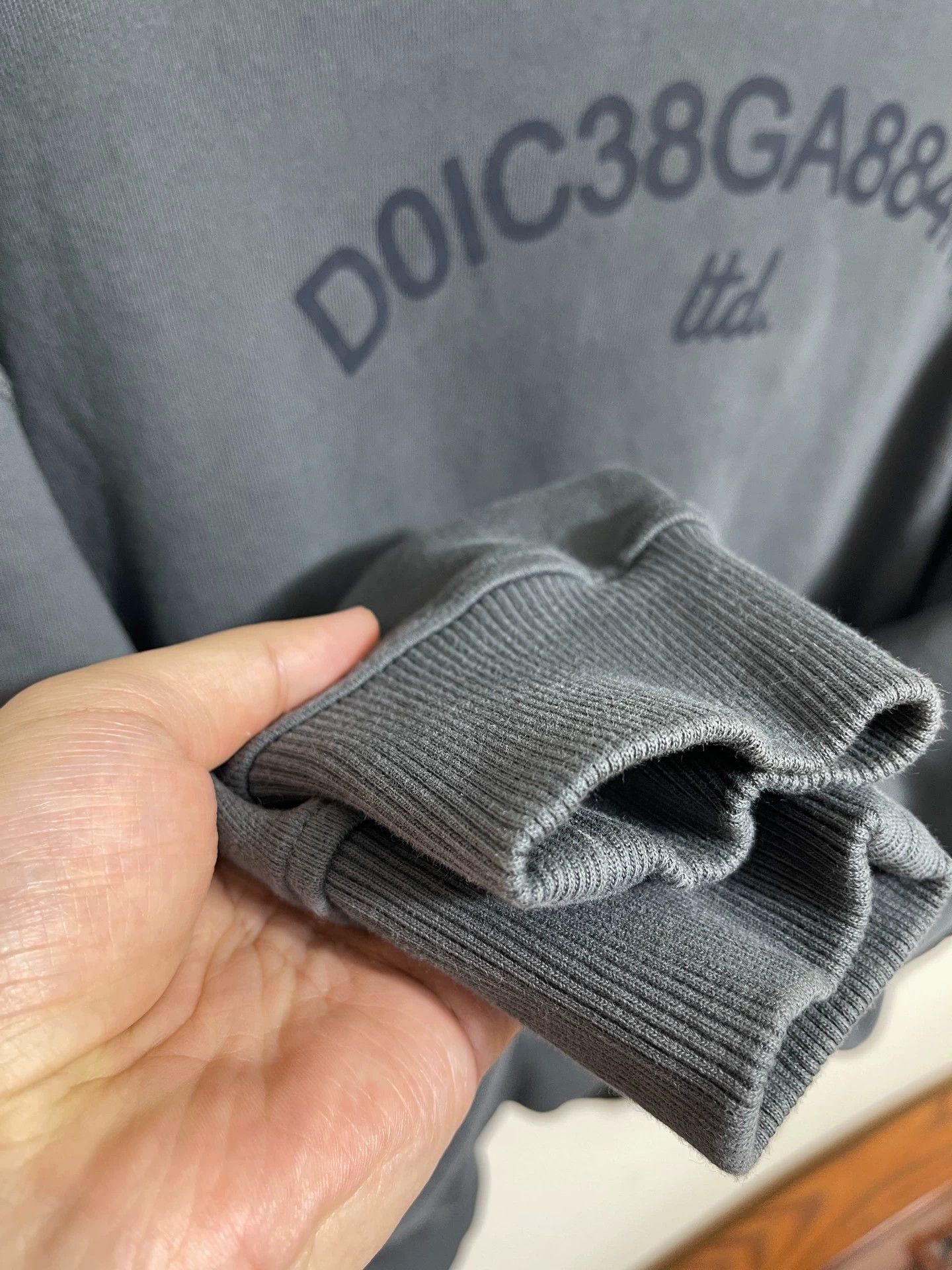 Dolce & Gabbana DG Dolce & Gabbana Dirty Wash Boxy Short Hoodie XS Size US XS / EU 42 / 0 - 5 Thumbnail