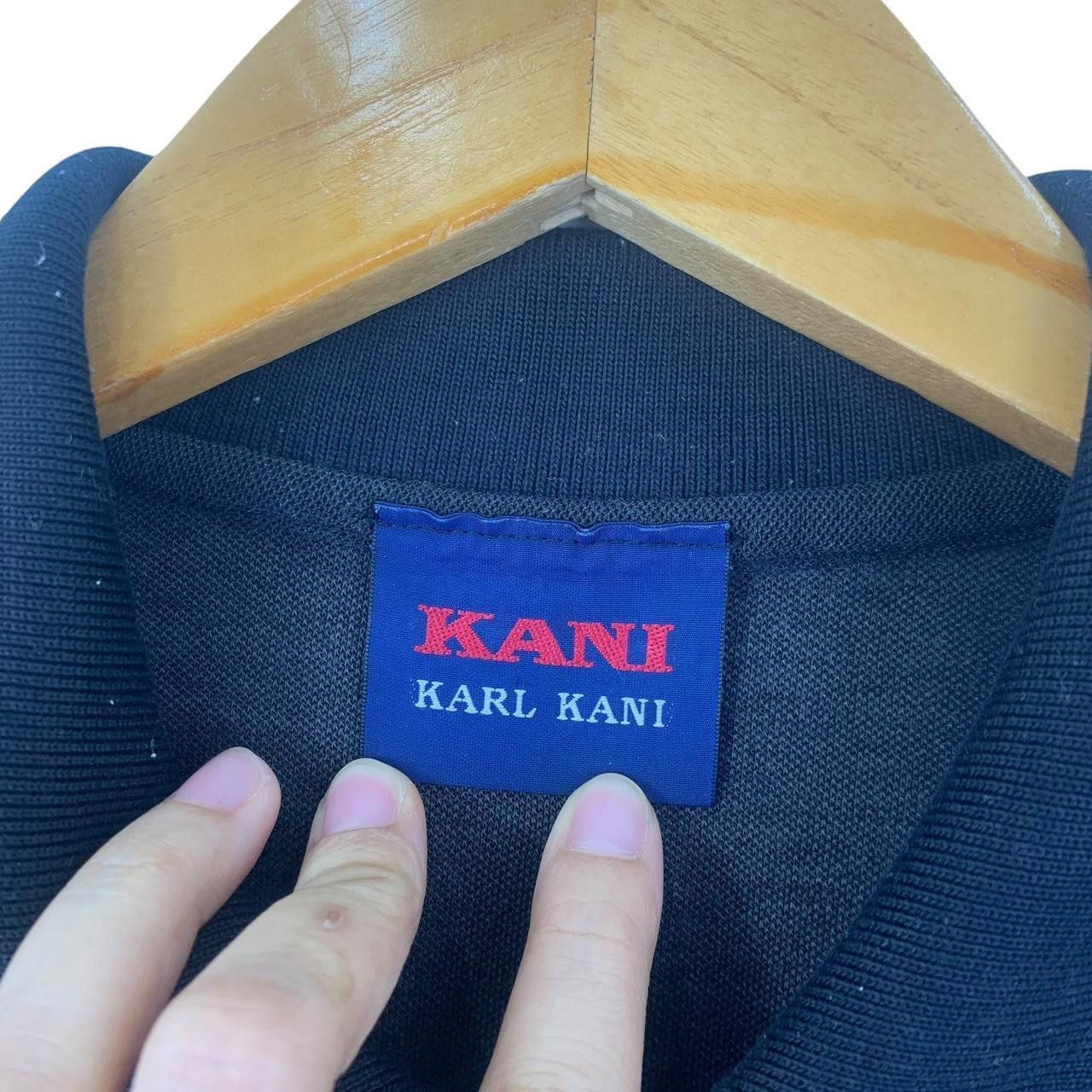 Karl Kani Vintage KARL KANI RAP Hip Hop Embossed Logo Polo Tee Size US M / EU 48-50 / 2 - 3 Thumbnail