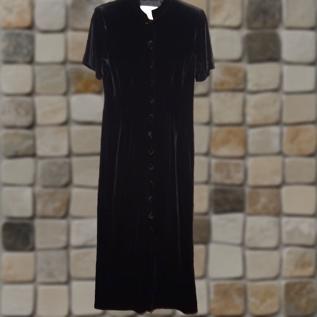 Velour VINTAGE Another Thyme Dress Shirt Womens 1990s Black Velour 10 Short Sleeve Round Neck Button Witchy Whimsy Goth 90s Velour Dress Size L / US 10 / IT 46 - 1 Thumbnail