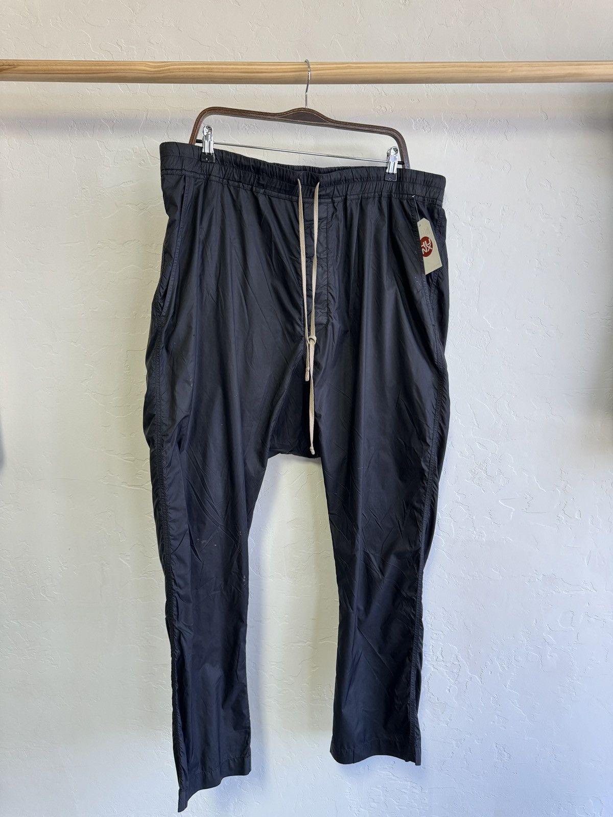 image of Rick Owens Rick Owen’S Nylon Lightweight Pants in Black, Men's (Size 38)