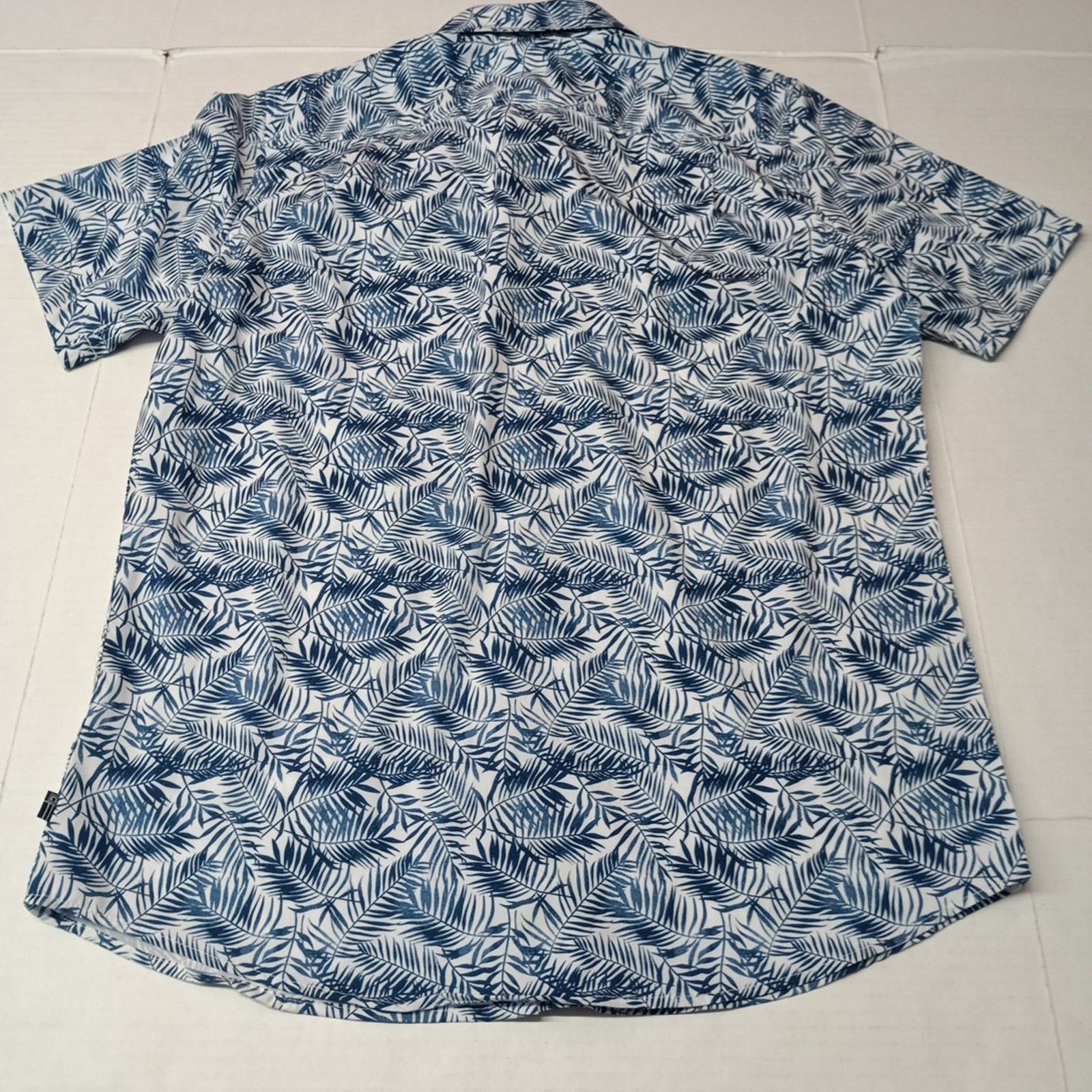 Chaps Chaps Everyday Performance Woven Shirt Men's M Blue Floral Size US M / EU 48-50 / 2 - 8 Thumbnail
