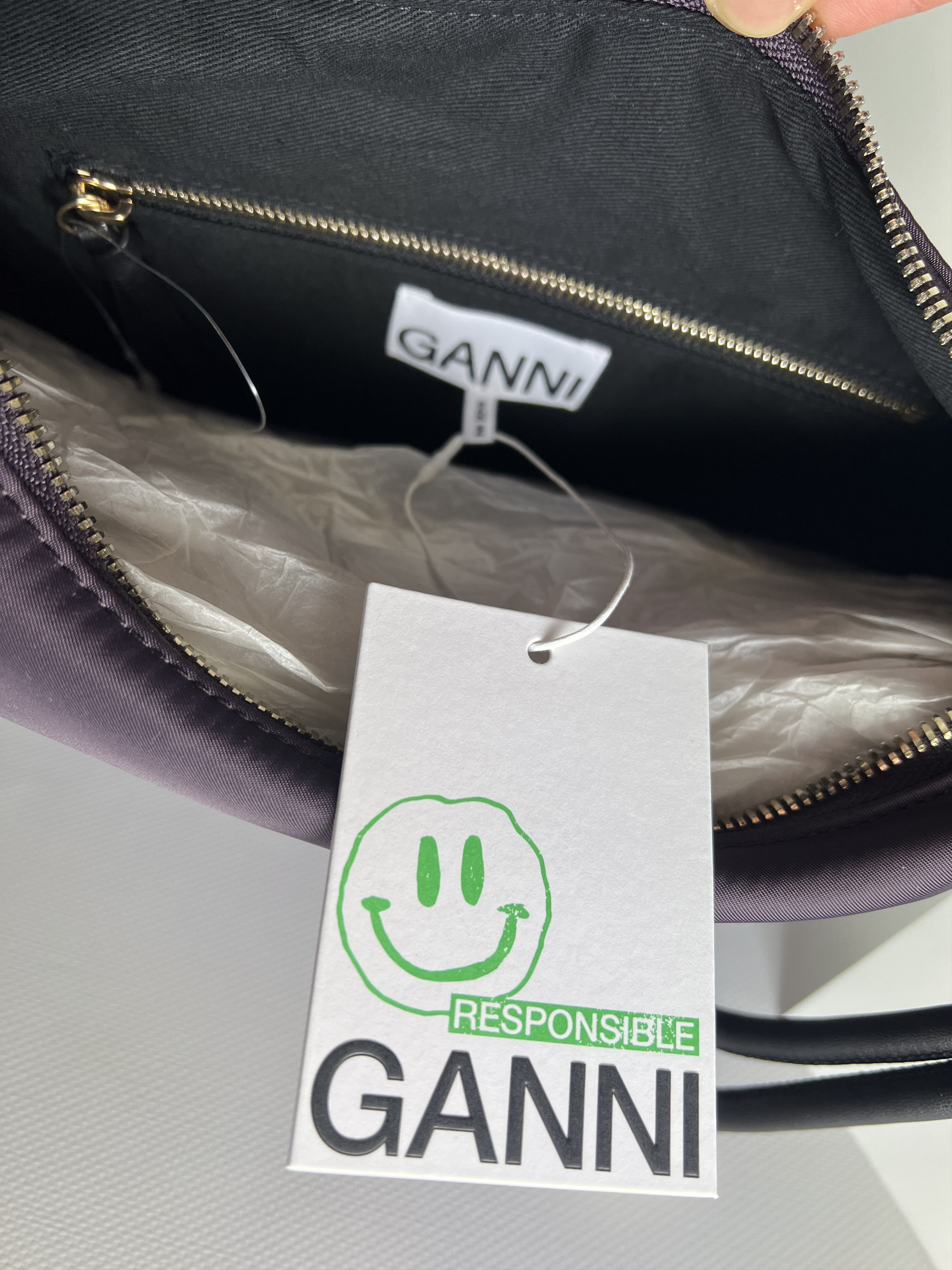 Ganni GANNI Shell Shoulder Bag Luxury Designer Nylon Purse Size ONE SIZE - 5 Thumbnail