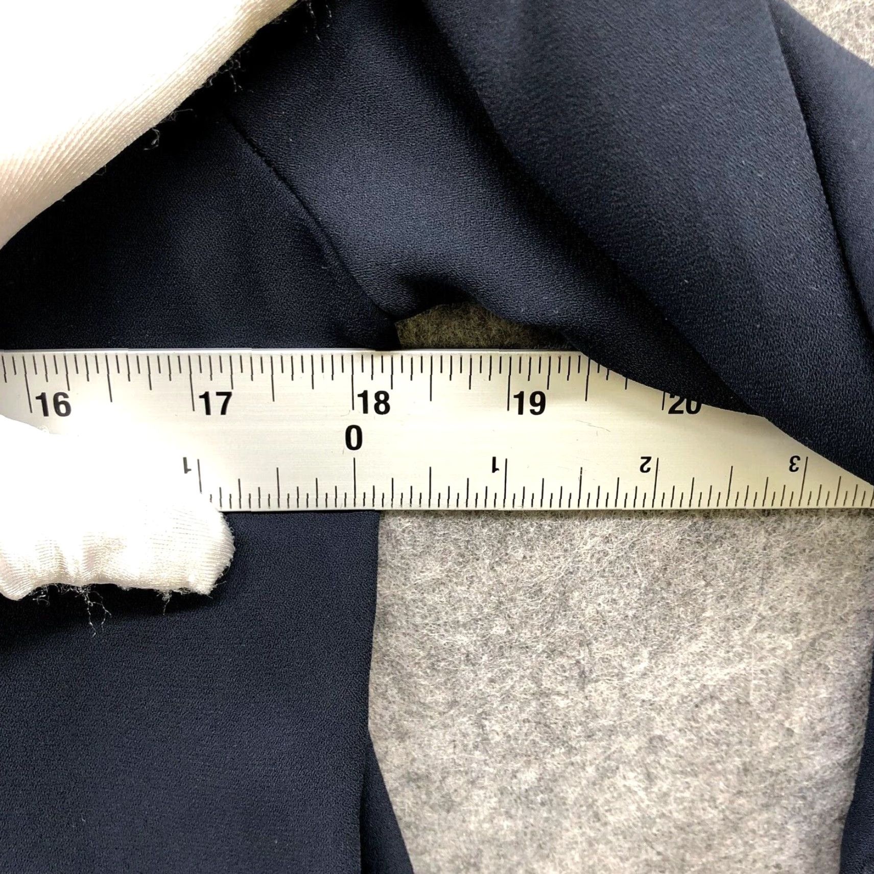 Banana Republic Banana Republic Blouse Womens XS Long Sleeve Pleat Back Crew Neck Chiffon Sheer Navy Blue Size XS / US 0-2 / IT 36-38 - 8 Thumbnail