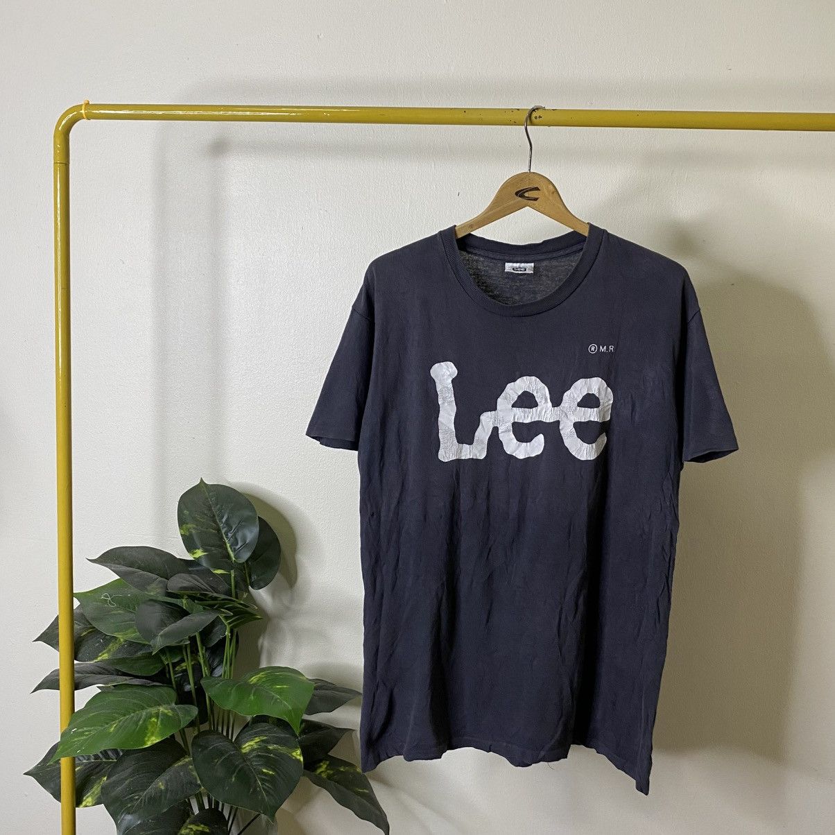 Lee Vintage 1990s Lee OG Big Logo Faded Black T Shirt Size US L / EU 52-54 / 3 - 1 Thumbnail