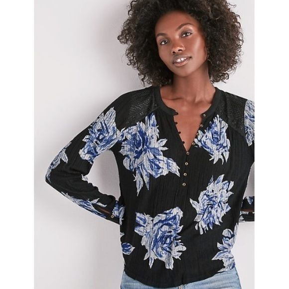 Lucky Brand Lucky Brand Linen Blend Floral Print Henley Top Size S / US 4 / IT 40 - 1 Thumbnail