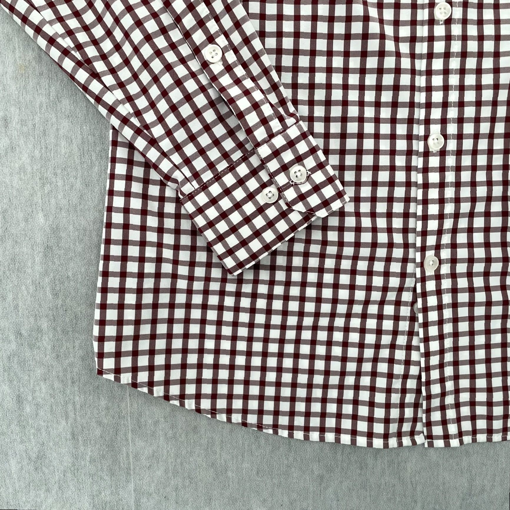 Mizzen+Main Mizzen+Main Shirt Adult Button Up Performance Mens Red Check Up Medium M Sleeve Long Sleeve Pattern Check Color Red Brand Mizzen+Main Size US M / EU 48-50 / 2 - 4 Thumbnail