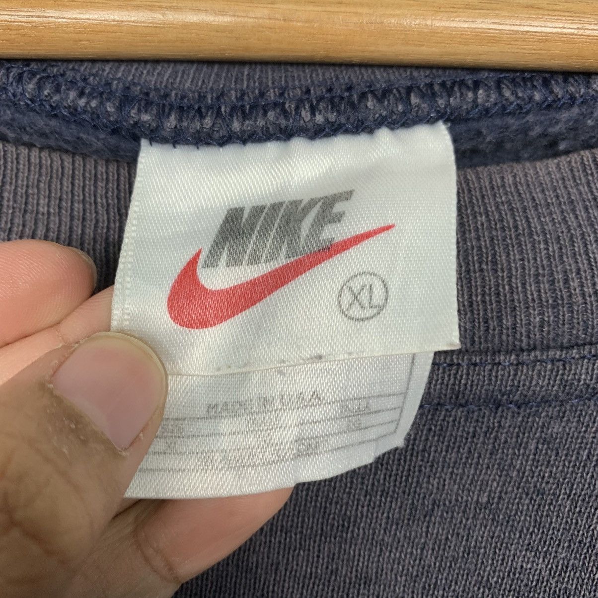 Nike Vintage Nike Swoosh Faded Sweatshirt Size US XL / EU 56 / 4 - 11 Thumbnail