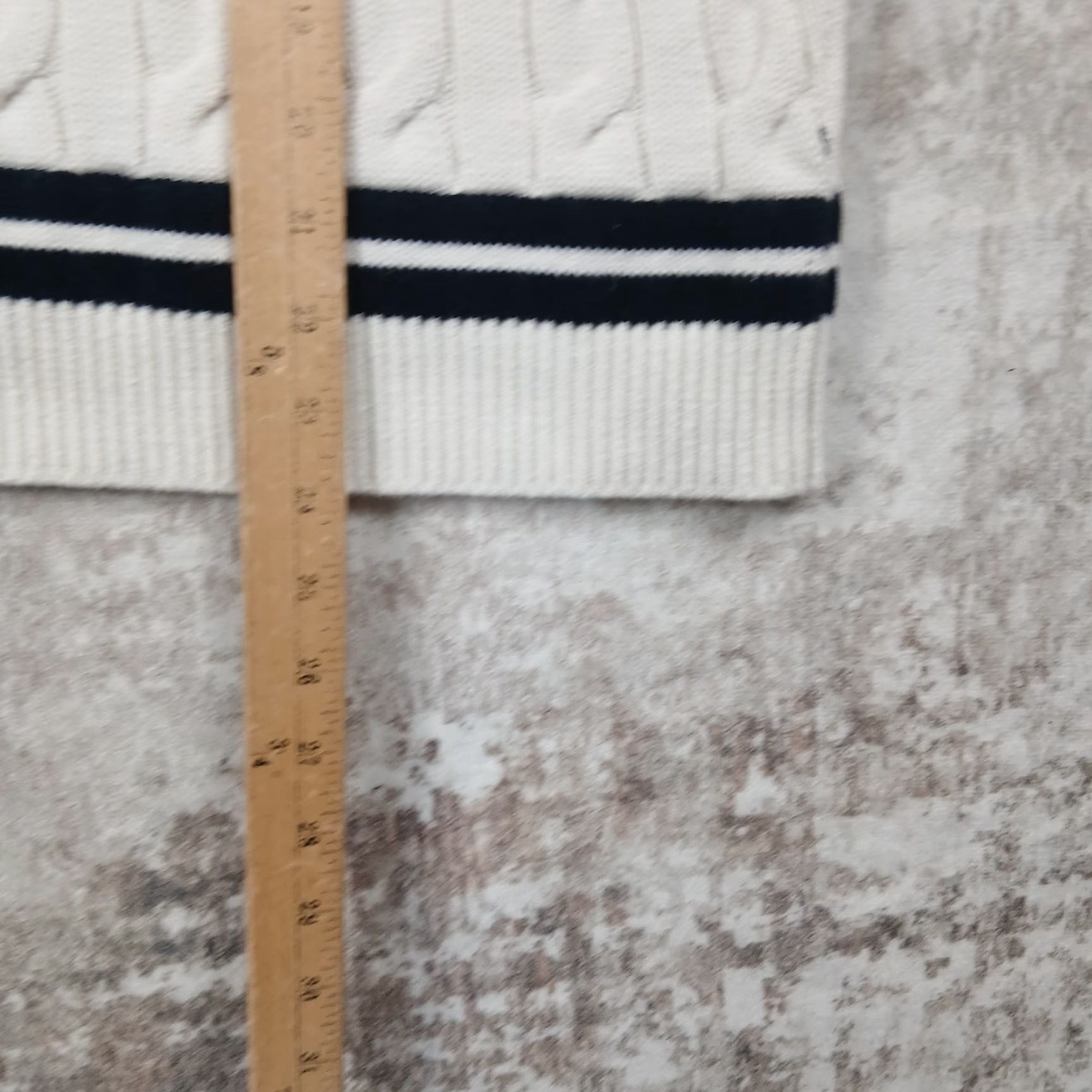 Abercrombie & Fitch Abercrombie & Fitch Cable Knit Sweater Vest Mens Small White Tennis Vest Size US S / EU 44-46 / 1 - 7 Thumbnail