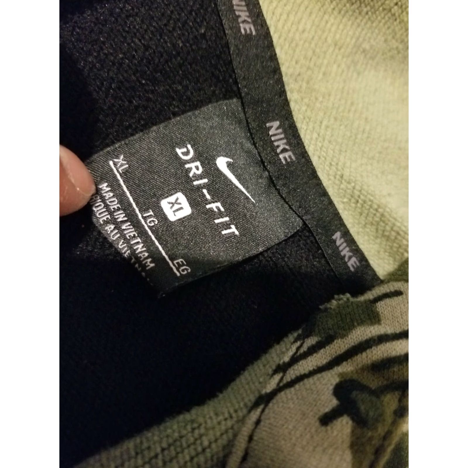 Nike Nike Jacket XL Black Camouflage Hooded Mens Windbreaker Size US XL / EU 56 / 4 - 3 Thumbnail