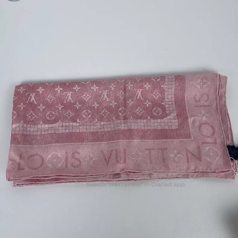 Louis Vuitton Louis Vuitton Mulberry Silk Scarf Size ONE SIZE - 1 Thumbnail