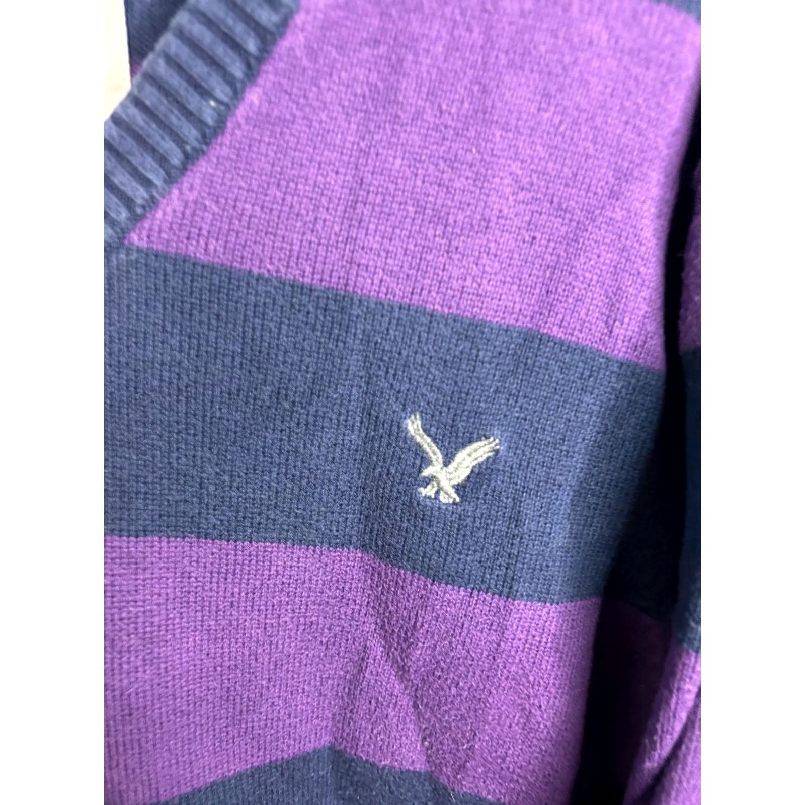 American Eagle Outfitters VINTAGE American Eagle Outfitters Sweater Mens XL Navy Purple Striped V-Neck Pullover Size US XL / EU 56 / 4 - 3 Thumbnail