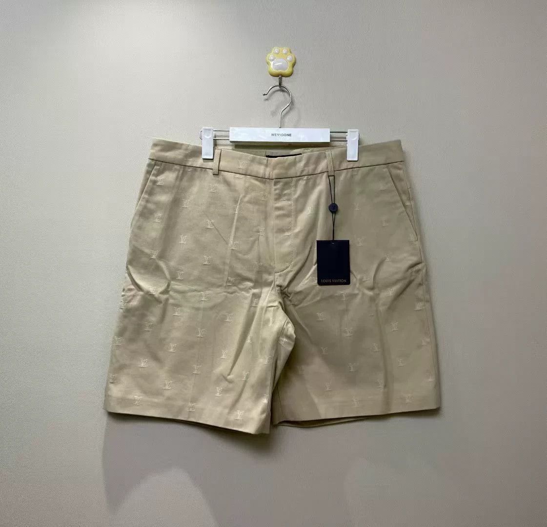 Louis Vuitton louis vuitton khaki logo embroidered shorts Size US 34 / EU 50 - 1 Thumbnail