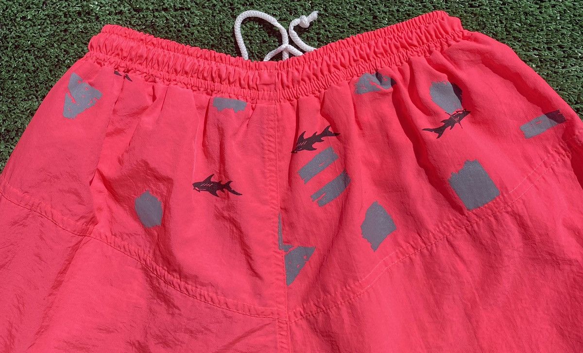 Maui and Sons VTG 80’s Maui and Sons Neon Sharks Surf Beach Shorts Mens M Size US 35 - 9 Thumbnail