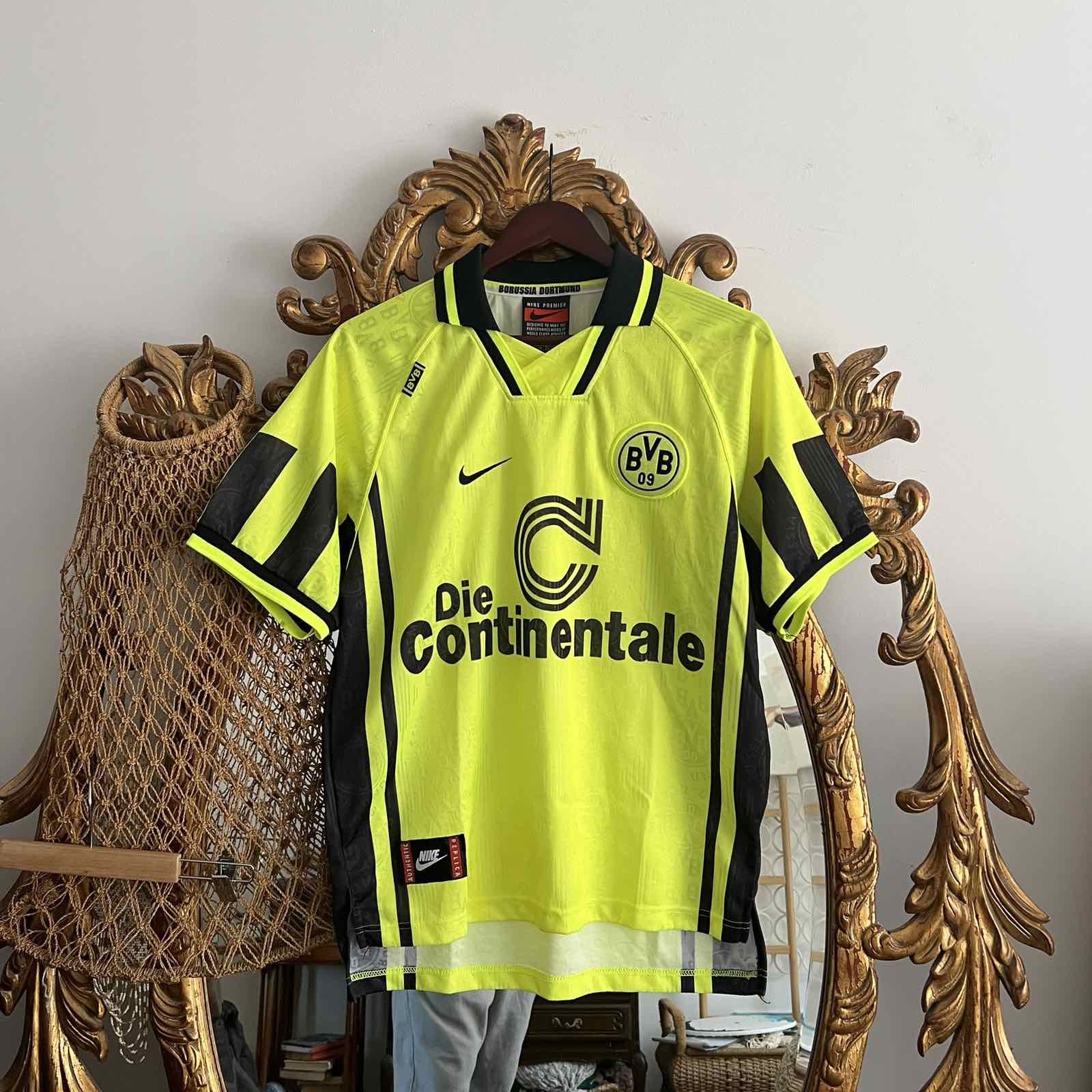 Vintage Borussia Dortmund 1996 1997 Home Vintage Nike Football Shirt Size US L / EU 52-54 / 3 - 1 Thumbnail