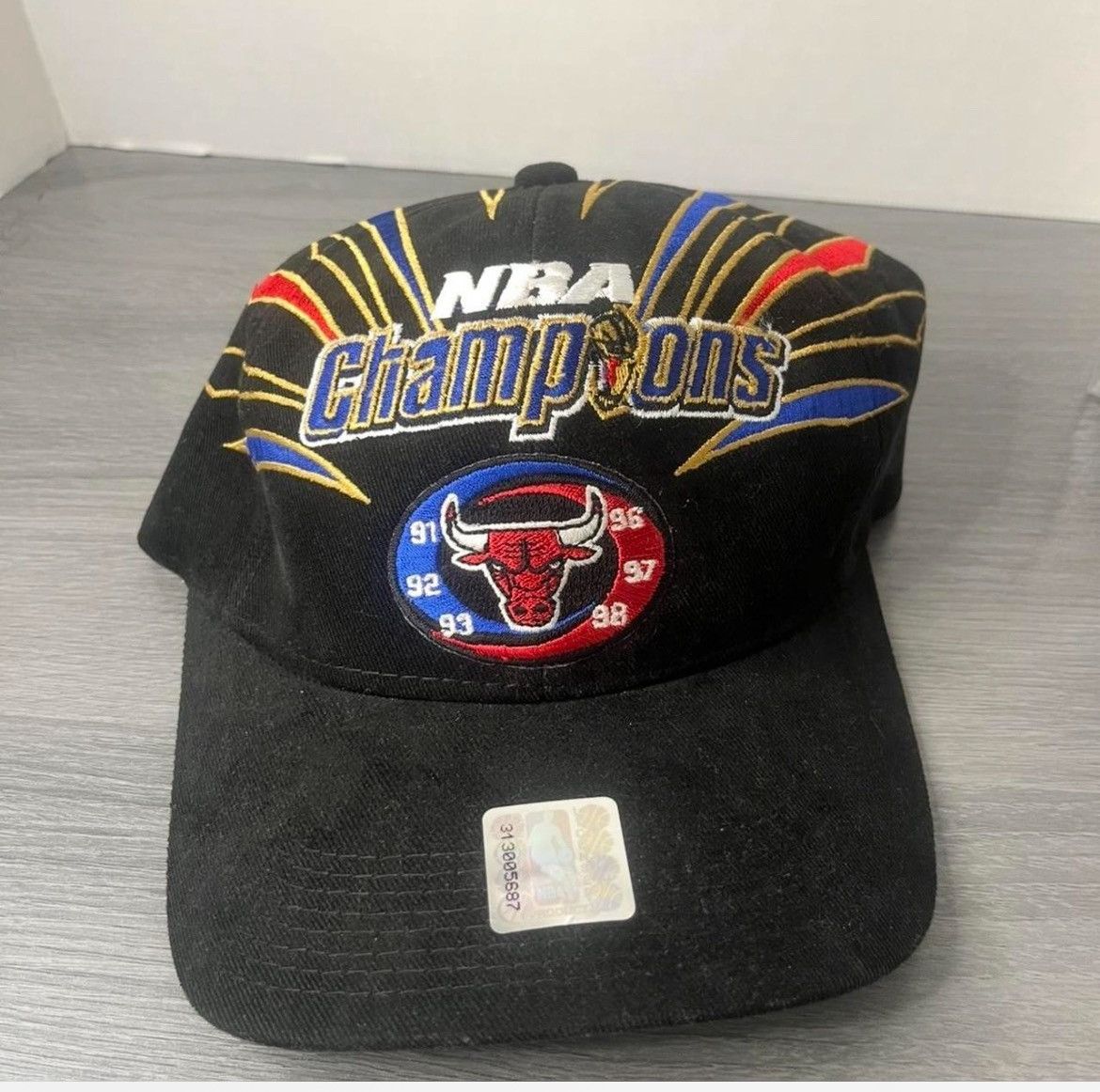 Starter CHICAGO BULLS Sports Starter 91 92 93 96 97 98 World Champ Size ONE SIZE - 1 Thumbnail