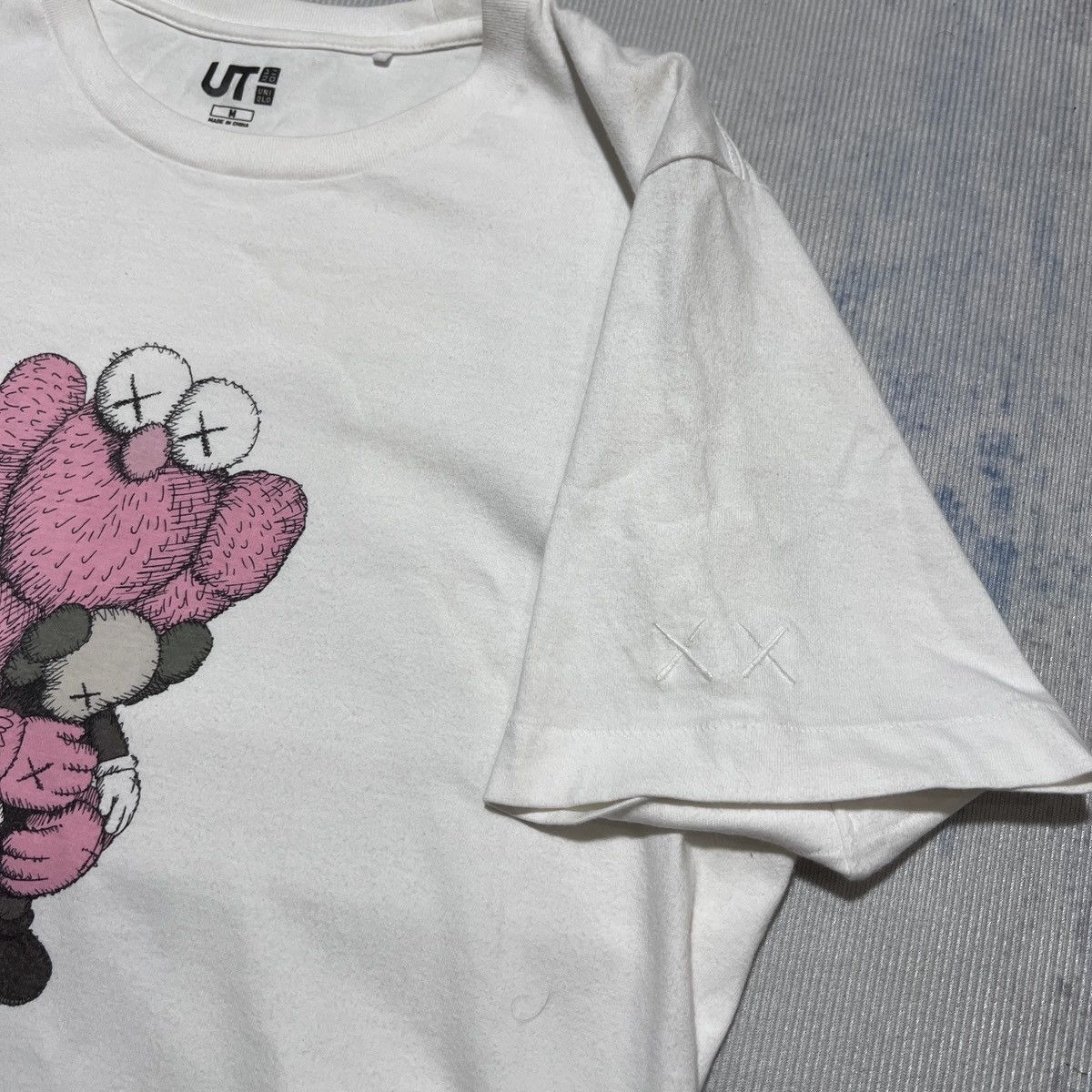 Japanese Brand KAWS UNIQLO Size US M / EU 48-50 / 2 - 3 Thumbnail