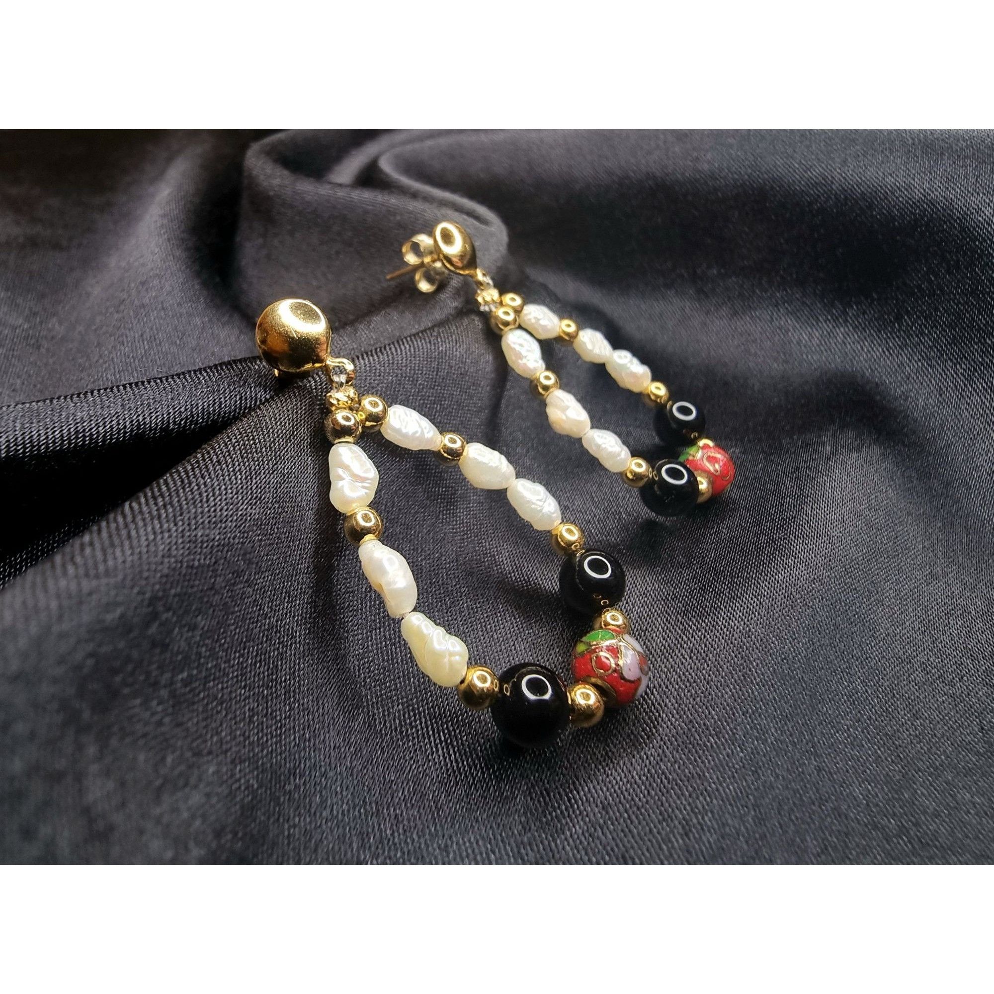 Vintage Elegant Gold & Pearl Teardrop Earrings With Black Beads & Re Size ONE SIZE - 4 Thumbnail