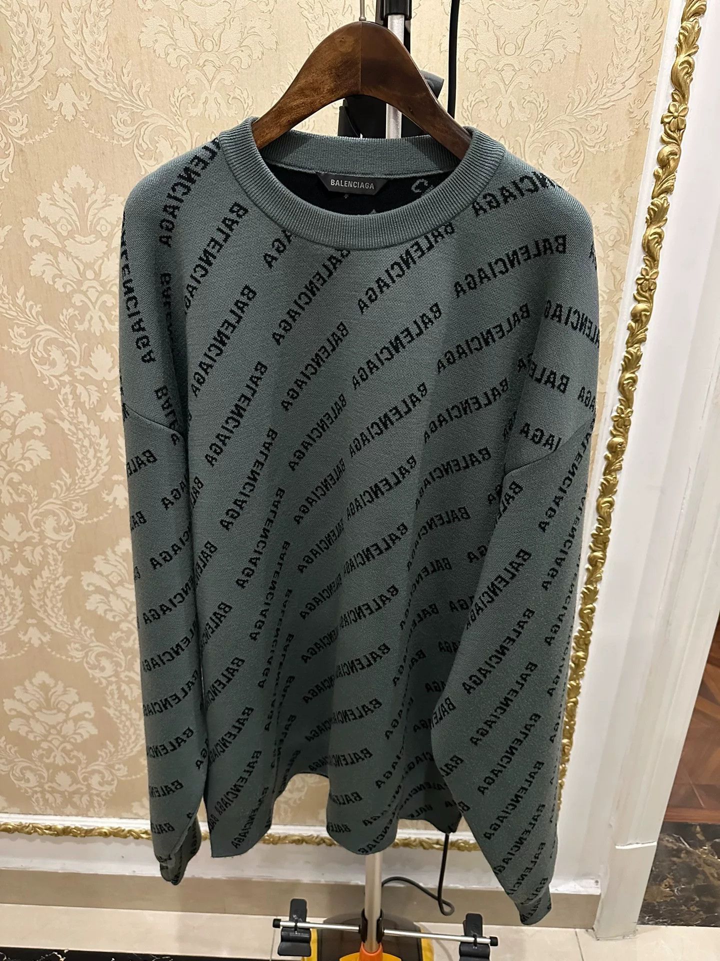 Balenciaga balenciaga knitted logo sweatshirt in green Size US M / EU 48-50 / 2 - 1 Thumbnail