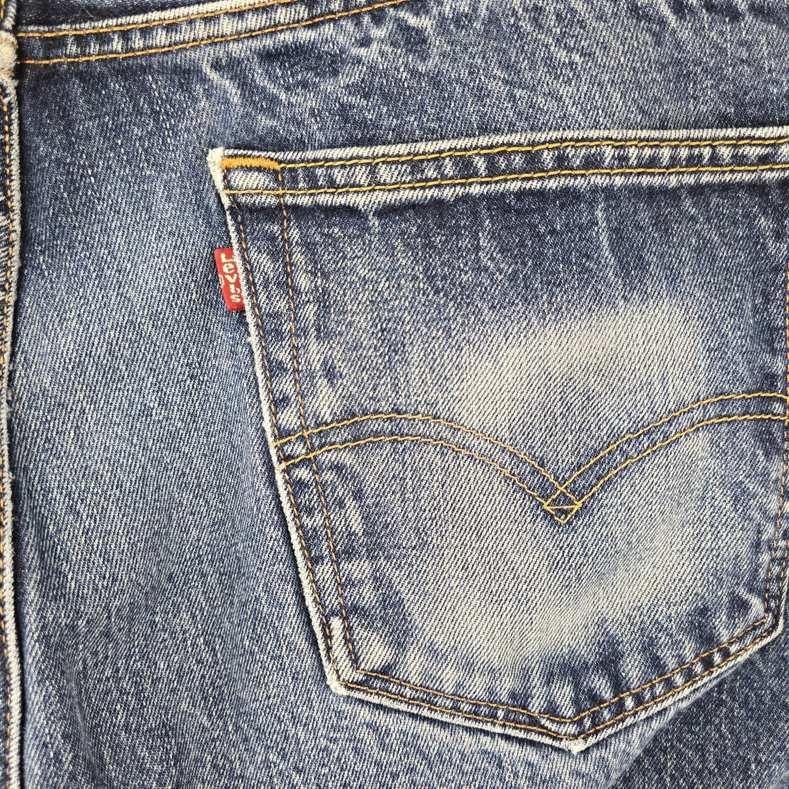 Levi's Vintage Levis 505 Jeans Mens 38x31 Blue Y2K Faded Whiskers Size US 38 / EU 54 - 8 Thumbnail