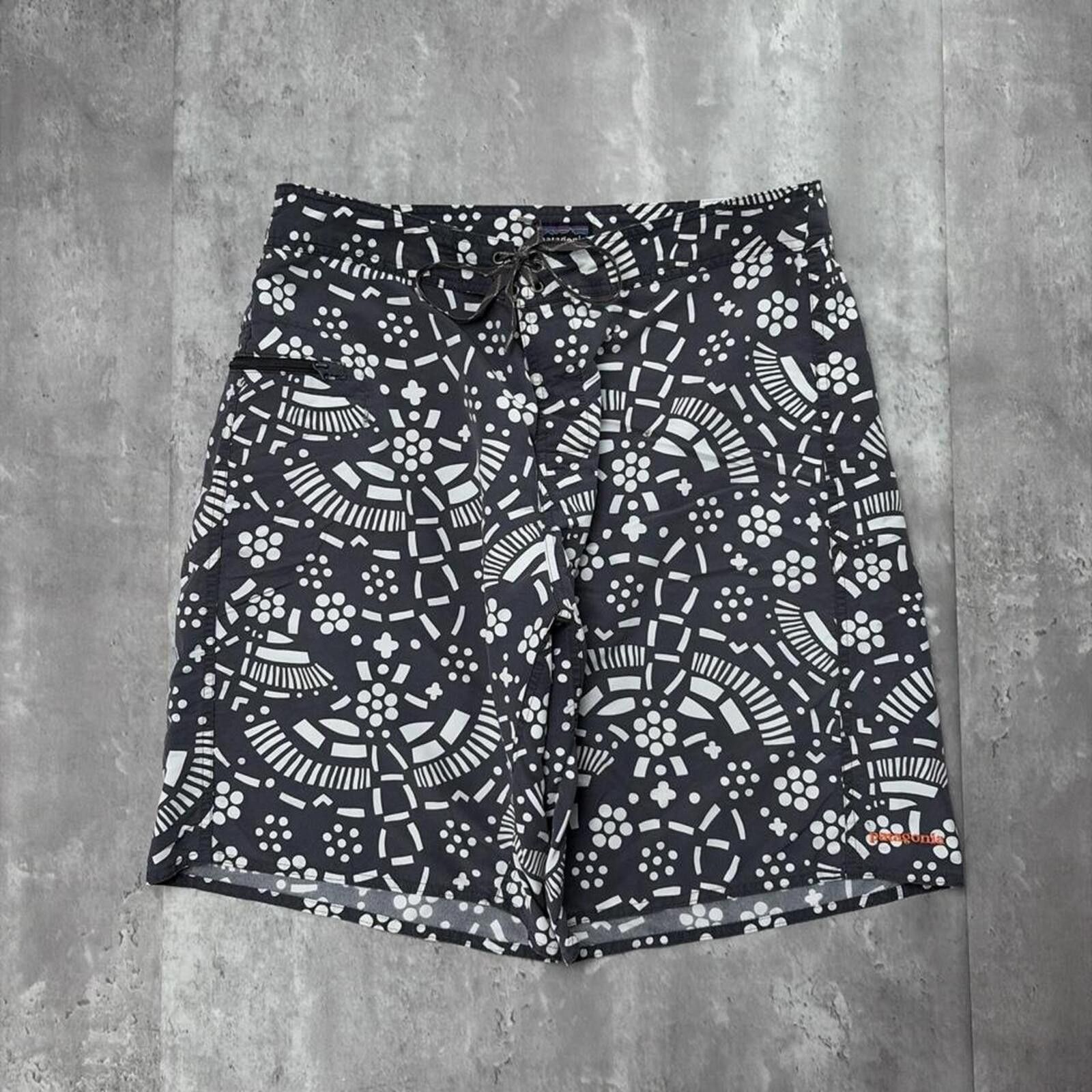 Patagonia Vintage Black Patagonia Surf Aztec Floral Baggy Board Shorts Size US 36 / EU 52 - 1 Thumbnail