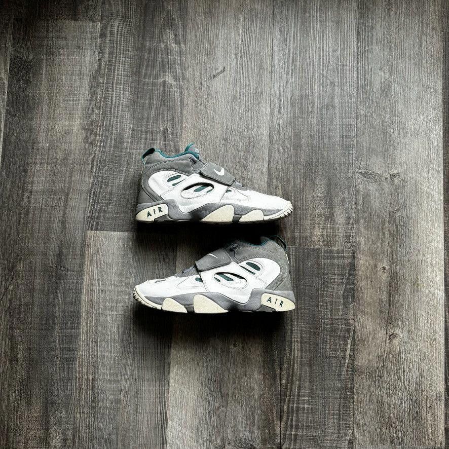 Nike NIKE • Air Diamond Turf 2 "Freshwater" (10M) Size US 10 / EU 43 - 1 Thumbnail