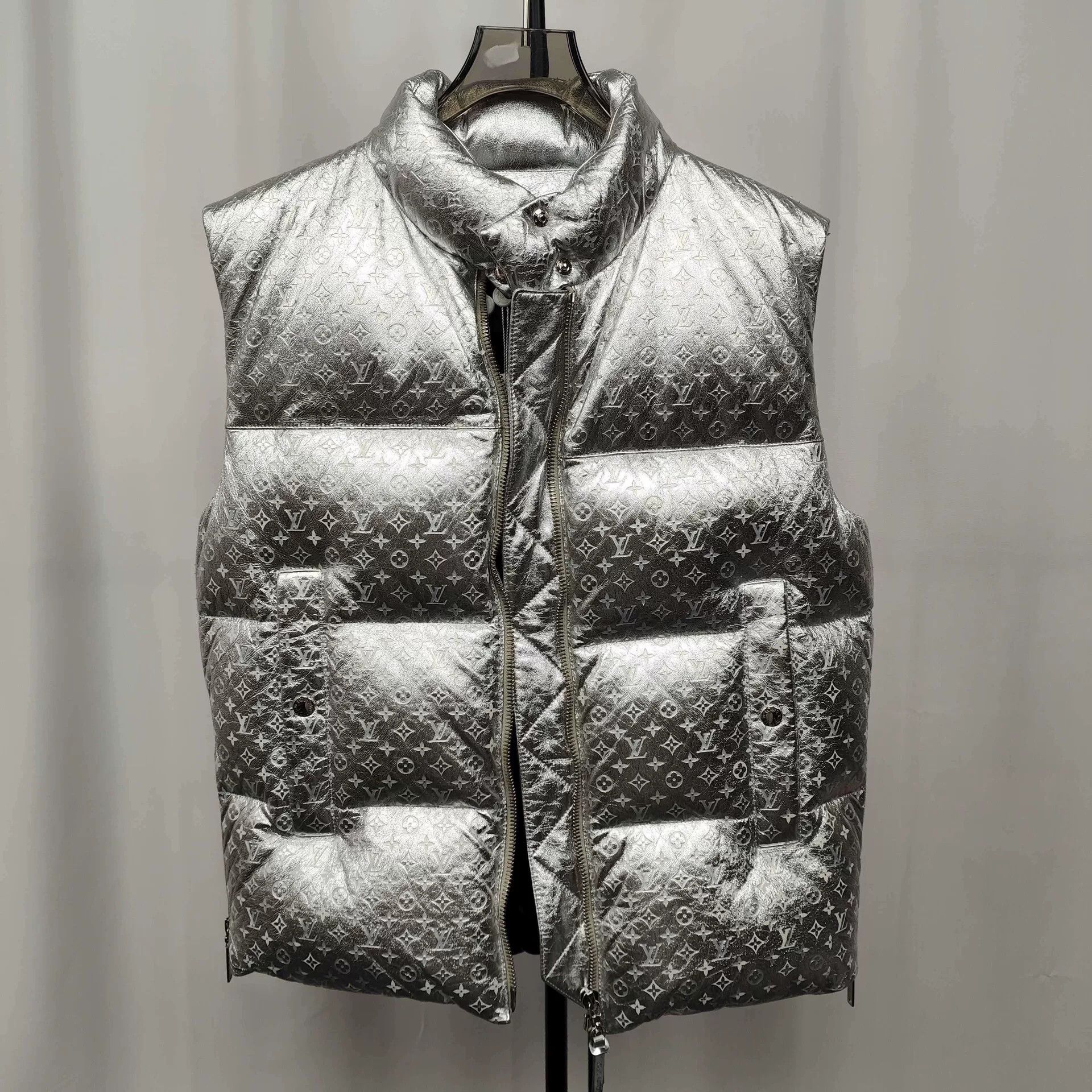Louis Vuitton Louis Vuitton Silver Down Vest Size 36 Size US XS / EU 42 / 0 - 1 Thumbnail