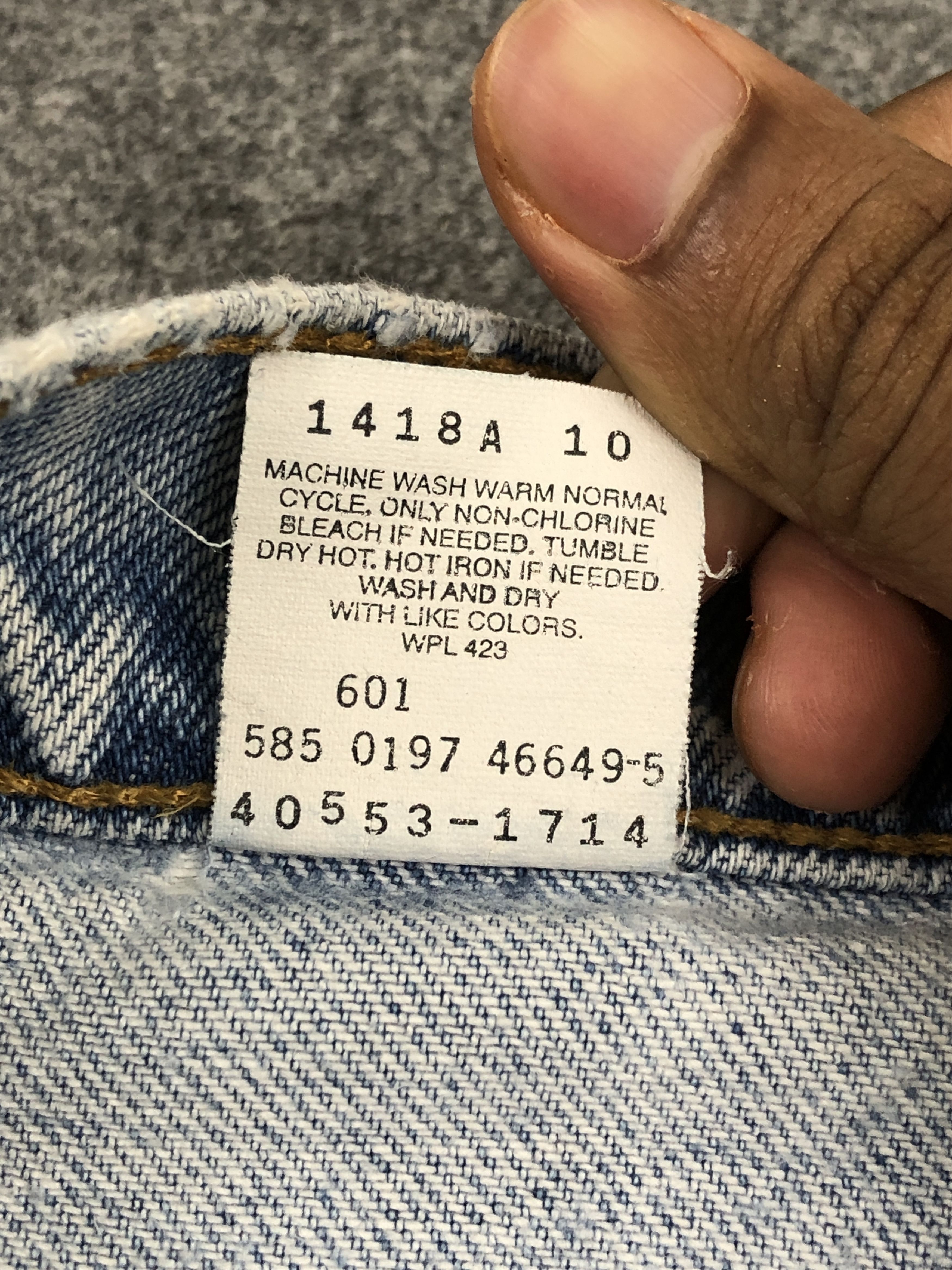 Levi's Distressed Vintage 90s Levis Light Washed Jeans DP2358 Size US 31 - 8 Thumbnail