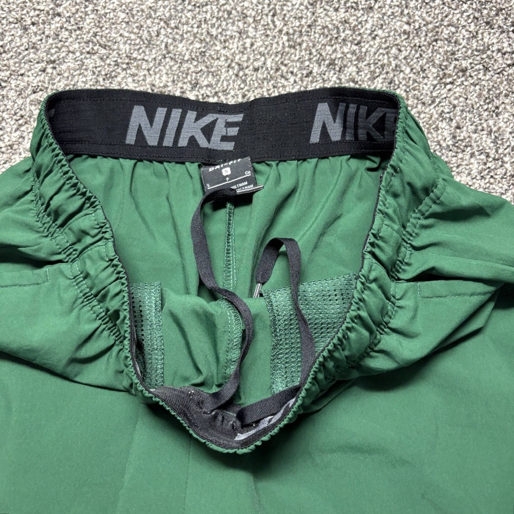 Nike Nike Dri-Fit Shorts Pockets AQ3495 Green Football Training Manning Mens Small Athletic Shorts Size US 29 - 6 Thumbnail