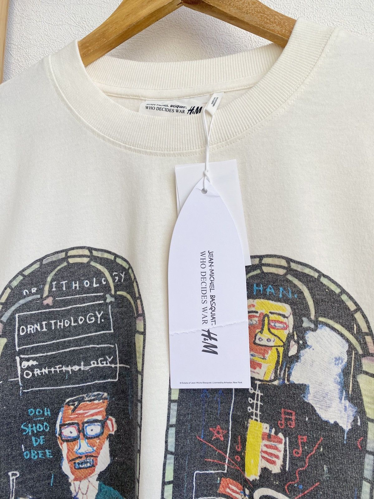 H&M × Jean-Michel Basquiat × Who Decides War WHO DECIDES WAR x BASQUIAT x H&M LONG SLEEVE RELAXED T-SHIRT Size US M / EU 48-50 / 2 - 4 Thumbnail