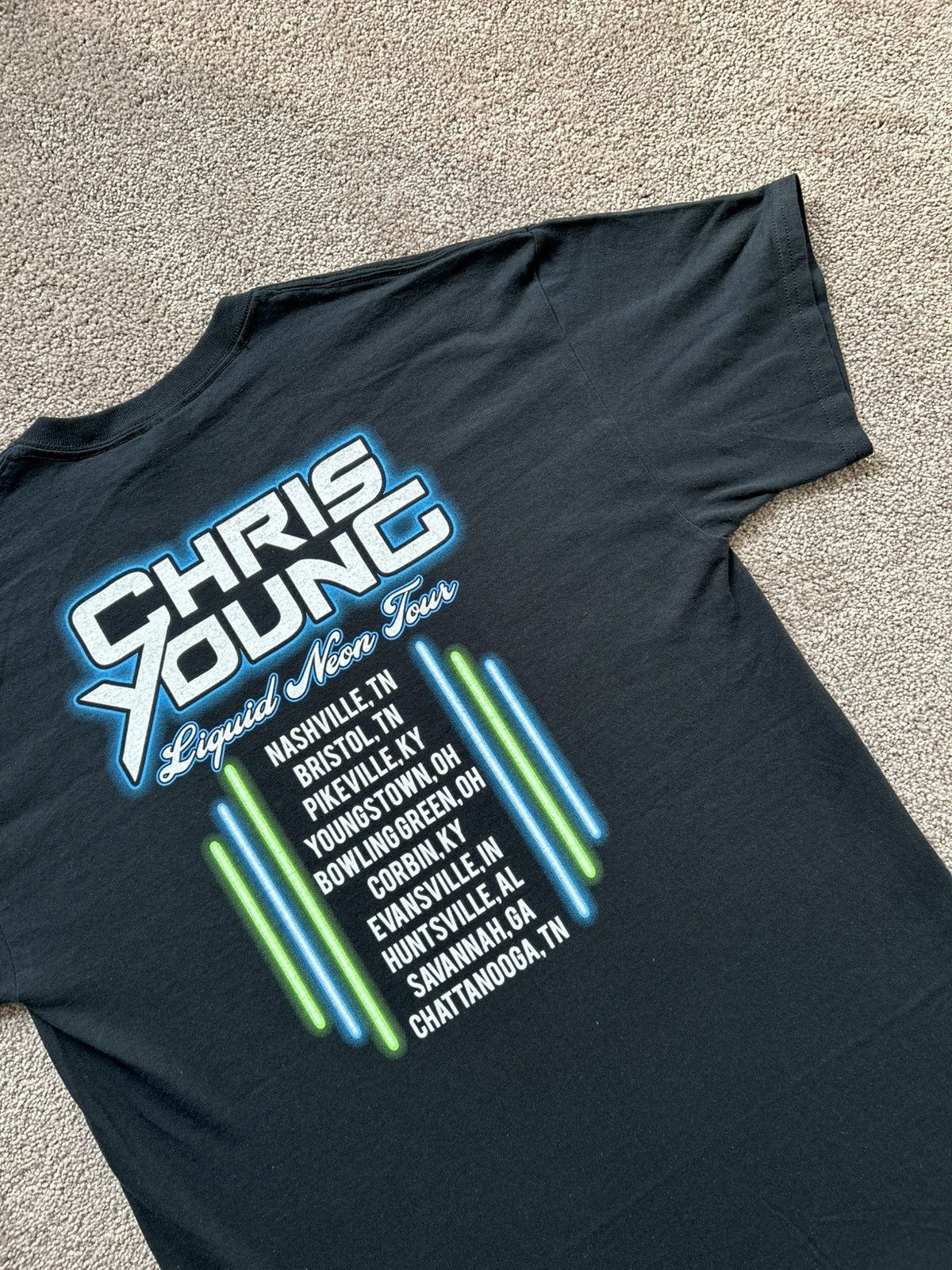 Band Tees × Vintage Chris Young Liquid Neon Tour Tee Size US L / EU 52-54 / 3 - 5 Thumbnail