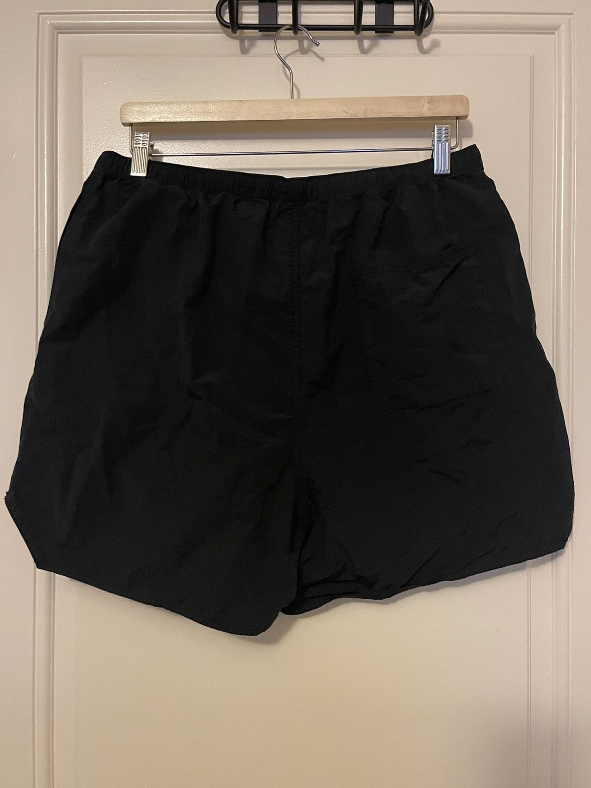 Essentials Fear of God Essentials Black Volley Shorts Size Medium Size US 32 / EU 48 - 3 Thumbnail