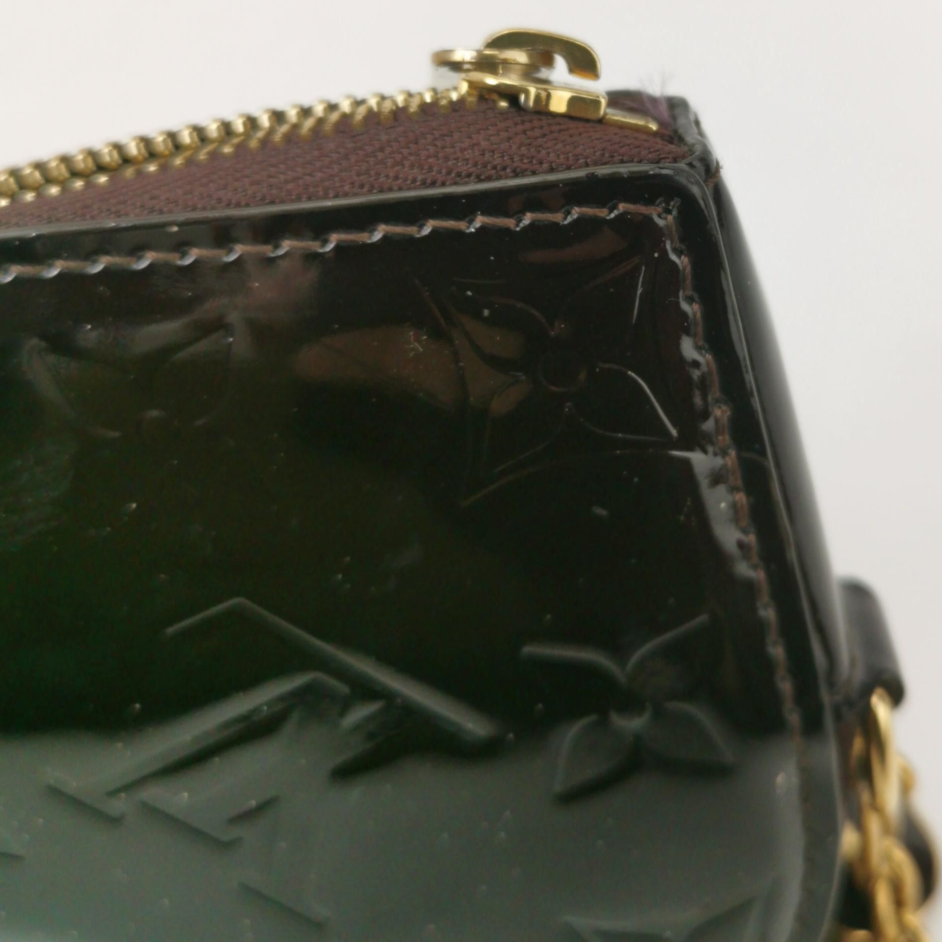 Louis Vuitton Louis Vuitton (LV) Patent leather monogram embossed heart s Size ONE SIZE - 6 Thumbnail