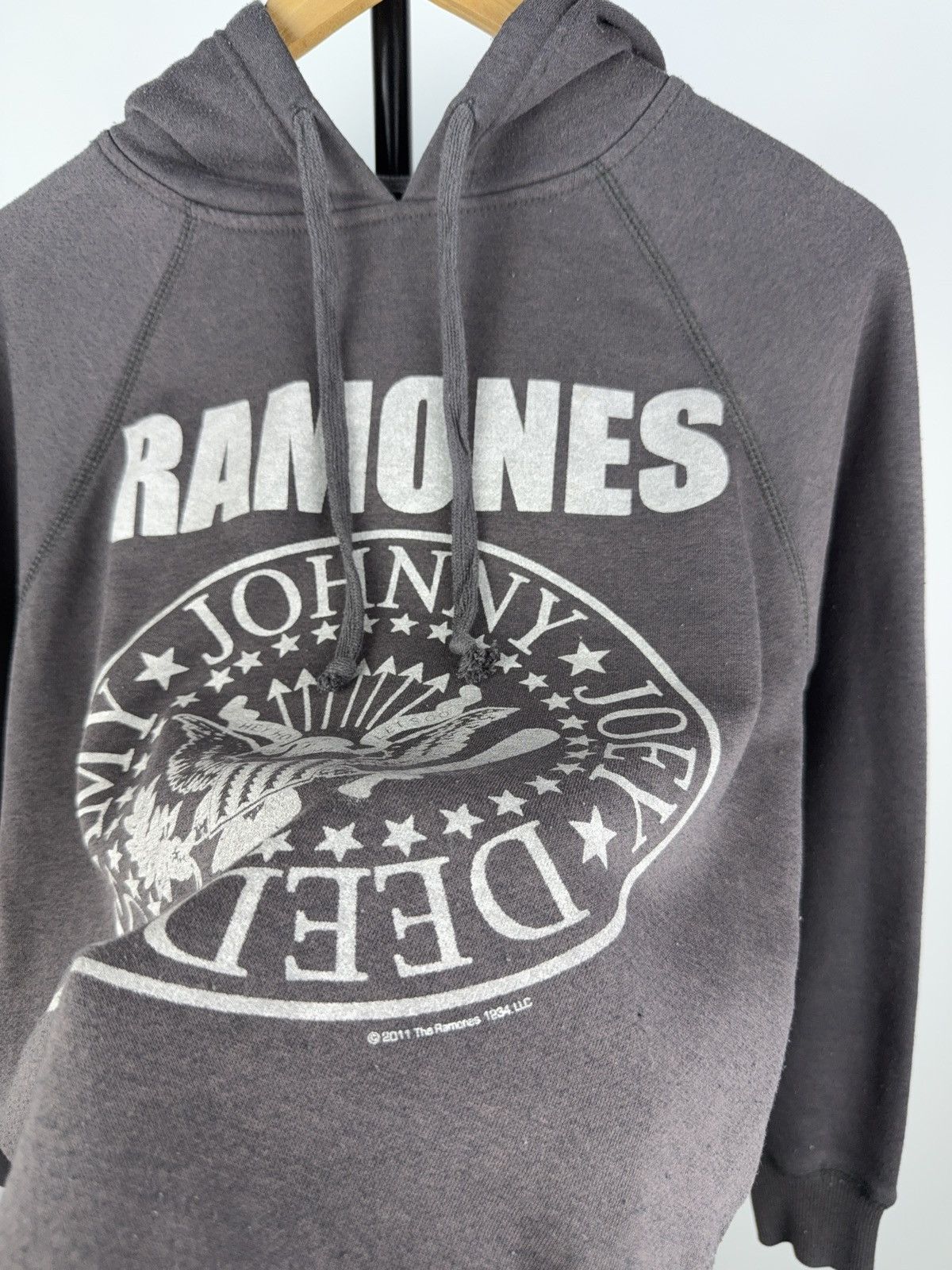 Band Tees Vintage Faded Ramones 2011 Rock Band Hoodie Graphic Print XS Size XS / US 0-2 / IT 36-38 - 3 Thumbnail