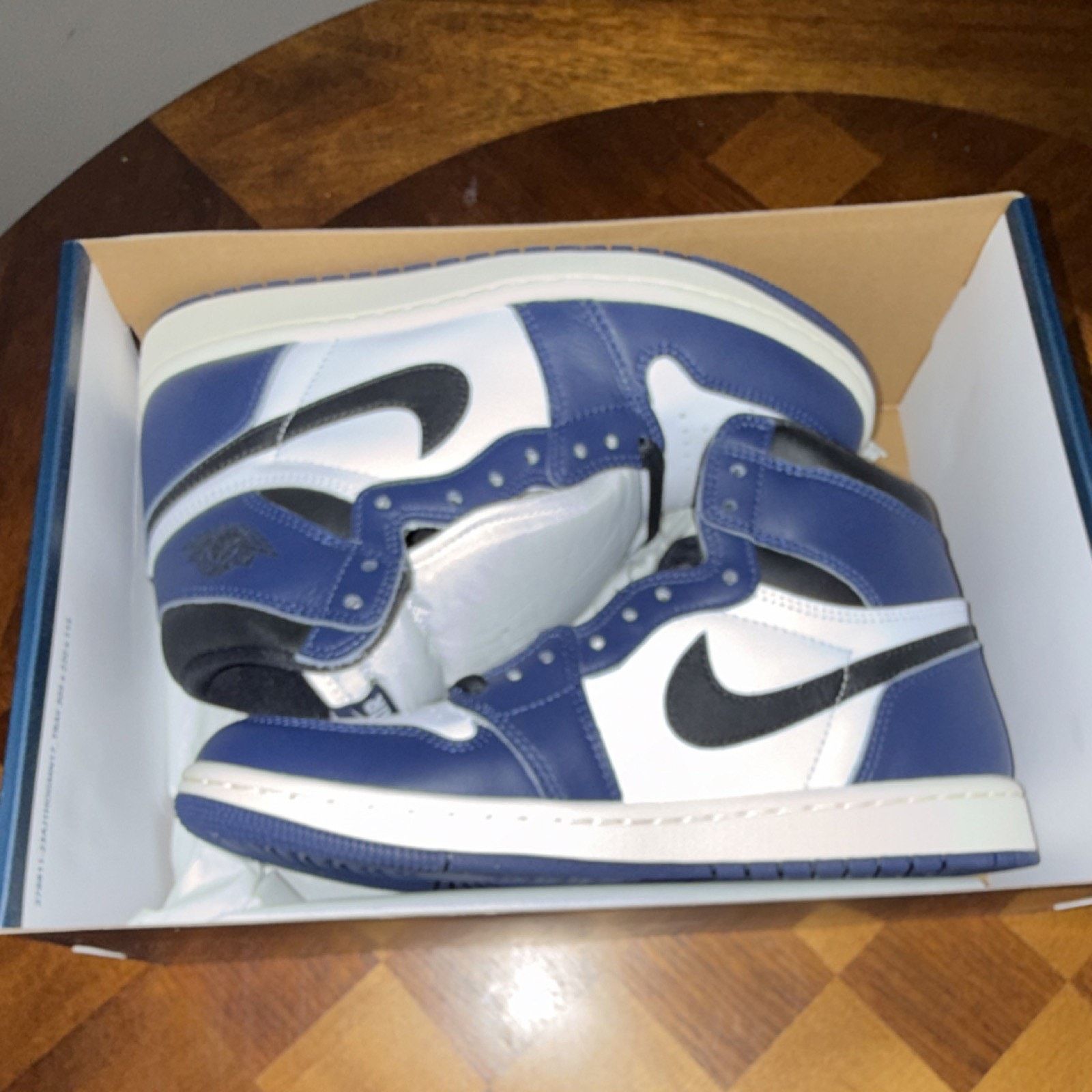 Nike Nike Air Jordan 1 Retro High OG Midnight Navy Size US 7.5 / EU 40-41 - 10 Thumbnail